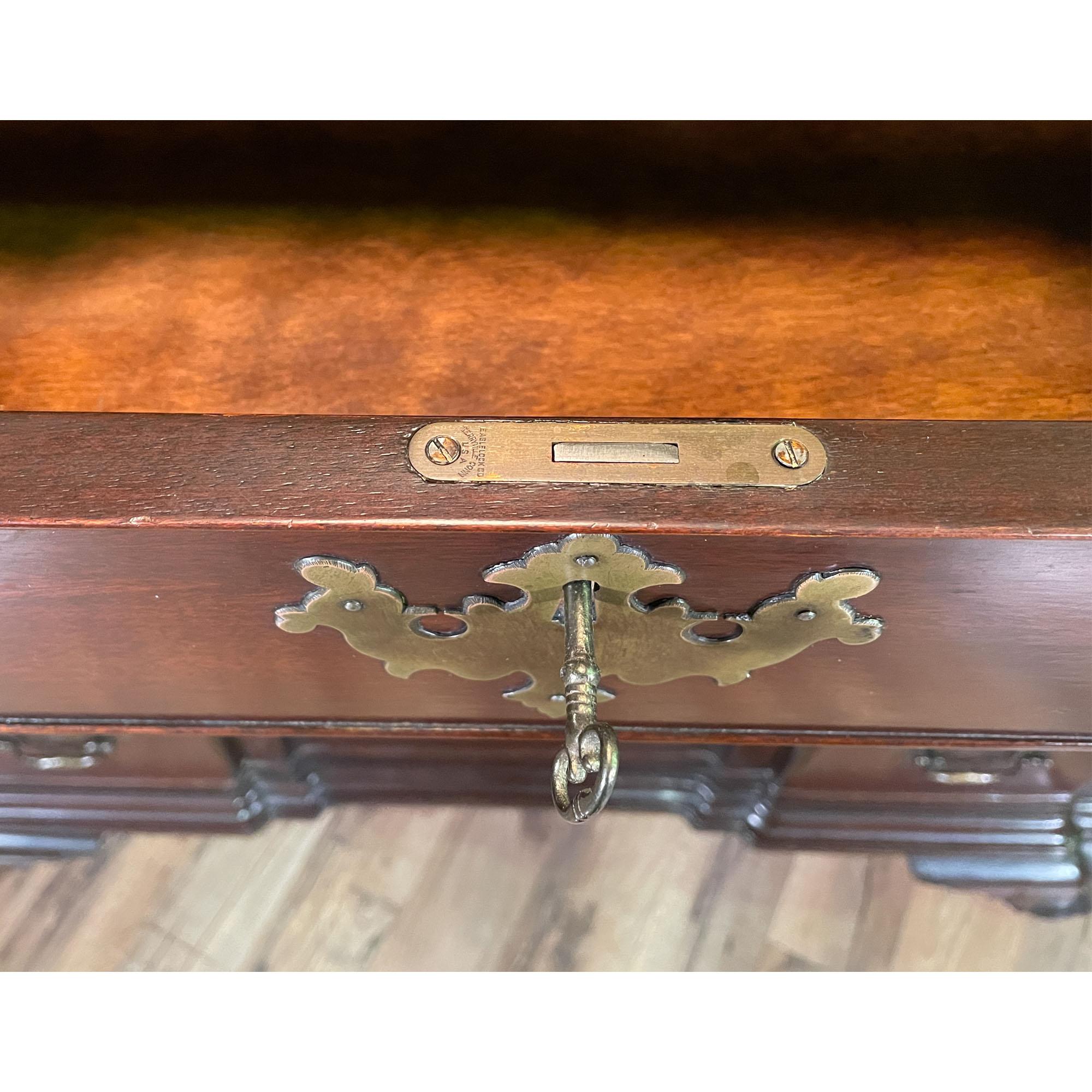 NVIN0388 Mahogany Ball and Claw Blockfront Chest of Drawers In Good Condition For Sale In Annville, PA