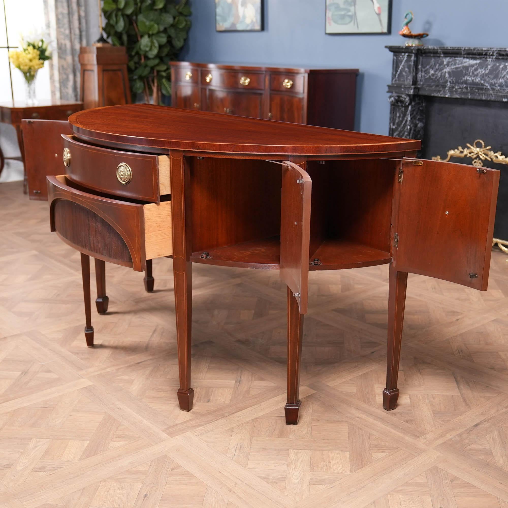 NVIN0507 Buffet vintage Demi Lune Baker en acajou en vente 3