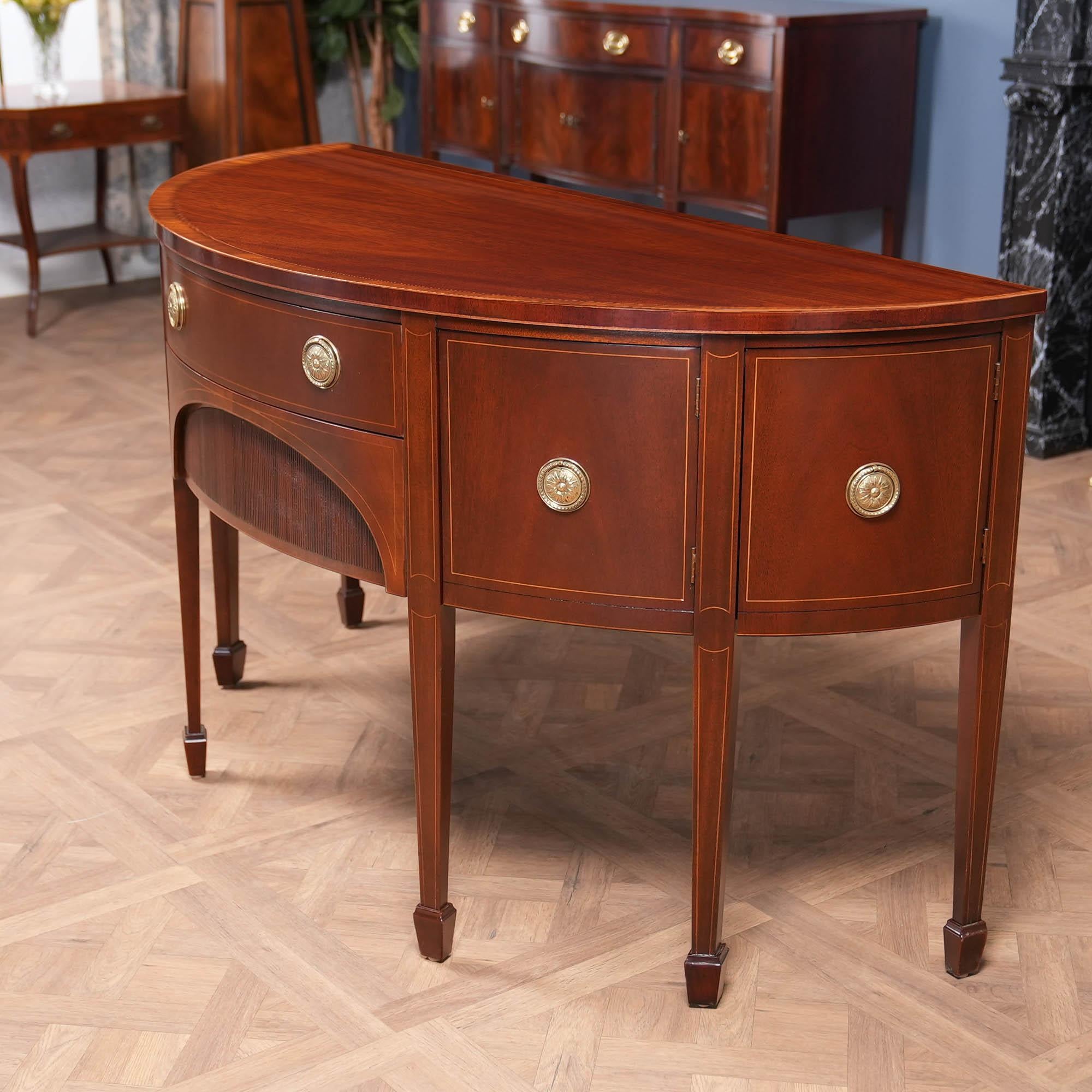 Renaissance NVIN0507 Buffet vintage Demi Lune Baker en acajou en vente