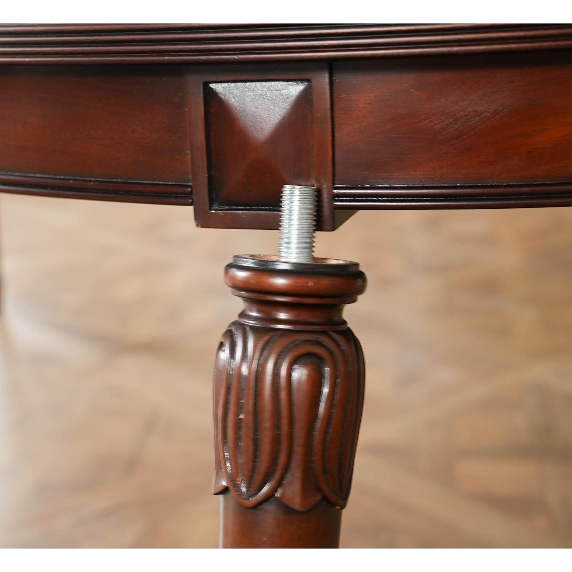 Acajou NVIN0523 Table de salle à manger ovale Vintage Millender en vente