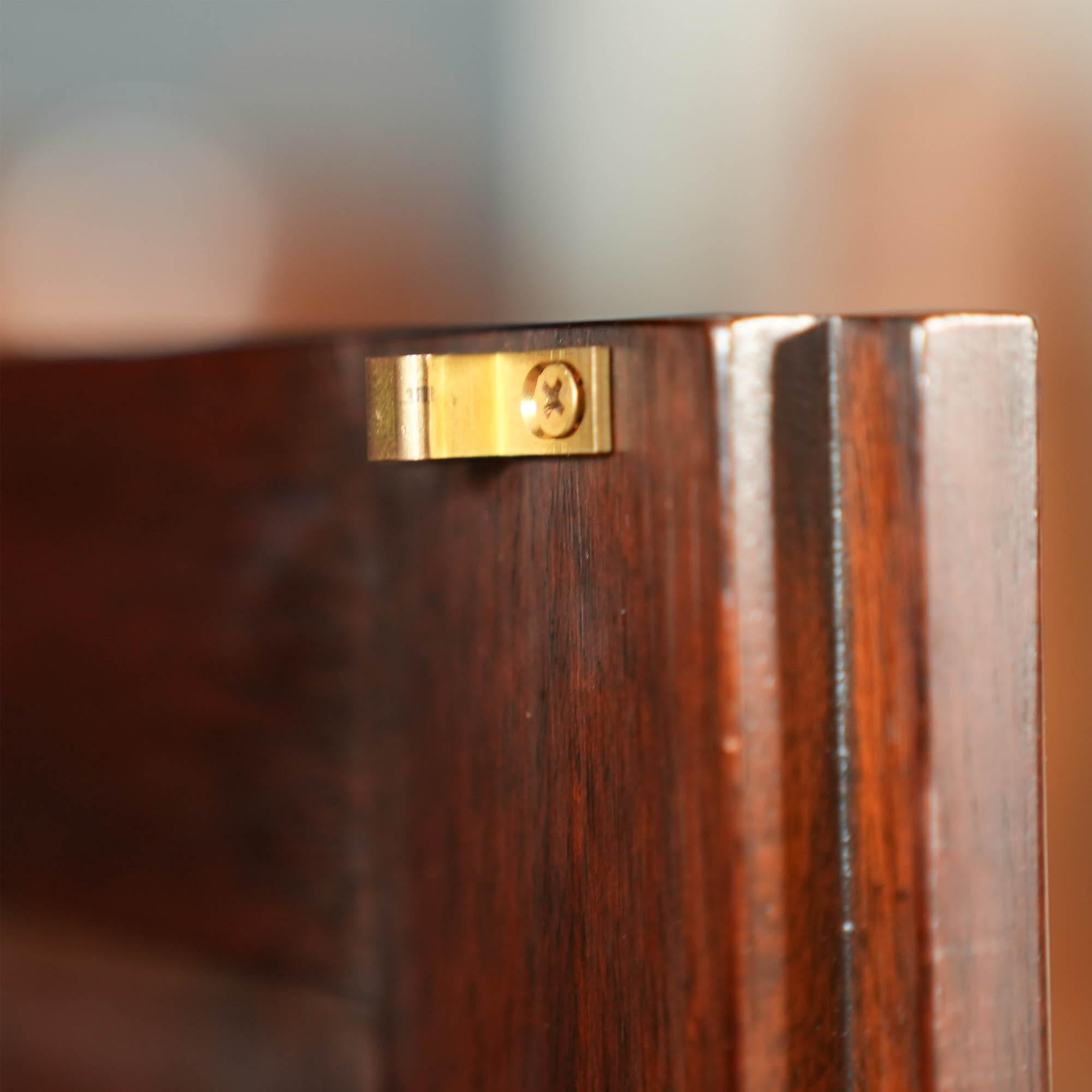 NVIN0529 Vintage Henkel Harris Mahagoni-Eckschrank im Zustand „Gut“ im Angebot in Annville, PA