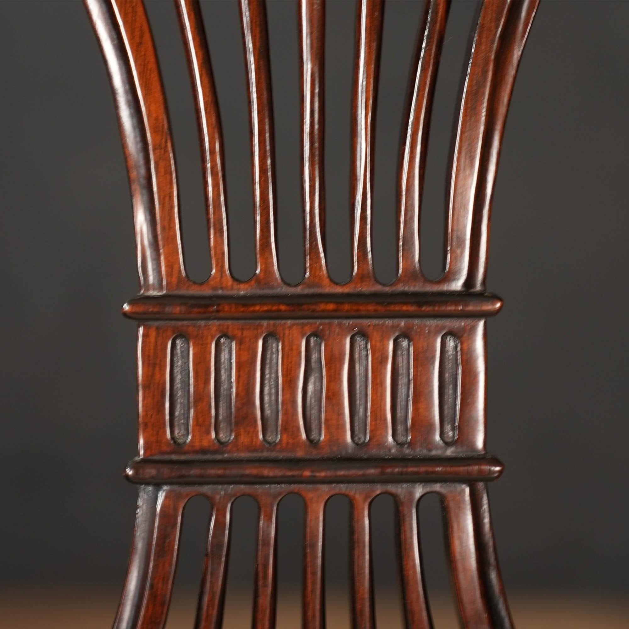 Late 20th Century NVIN0536 Vintage Stickley Set of 8 Shieldback Chairs For Sale