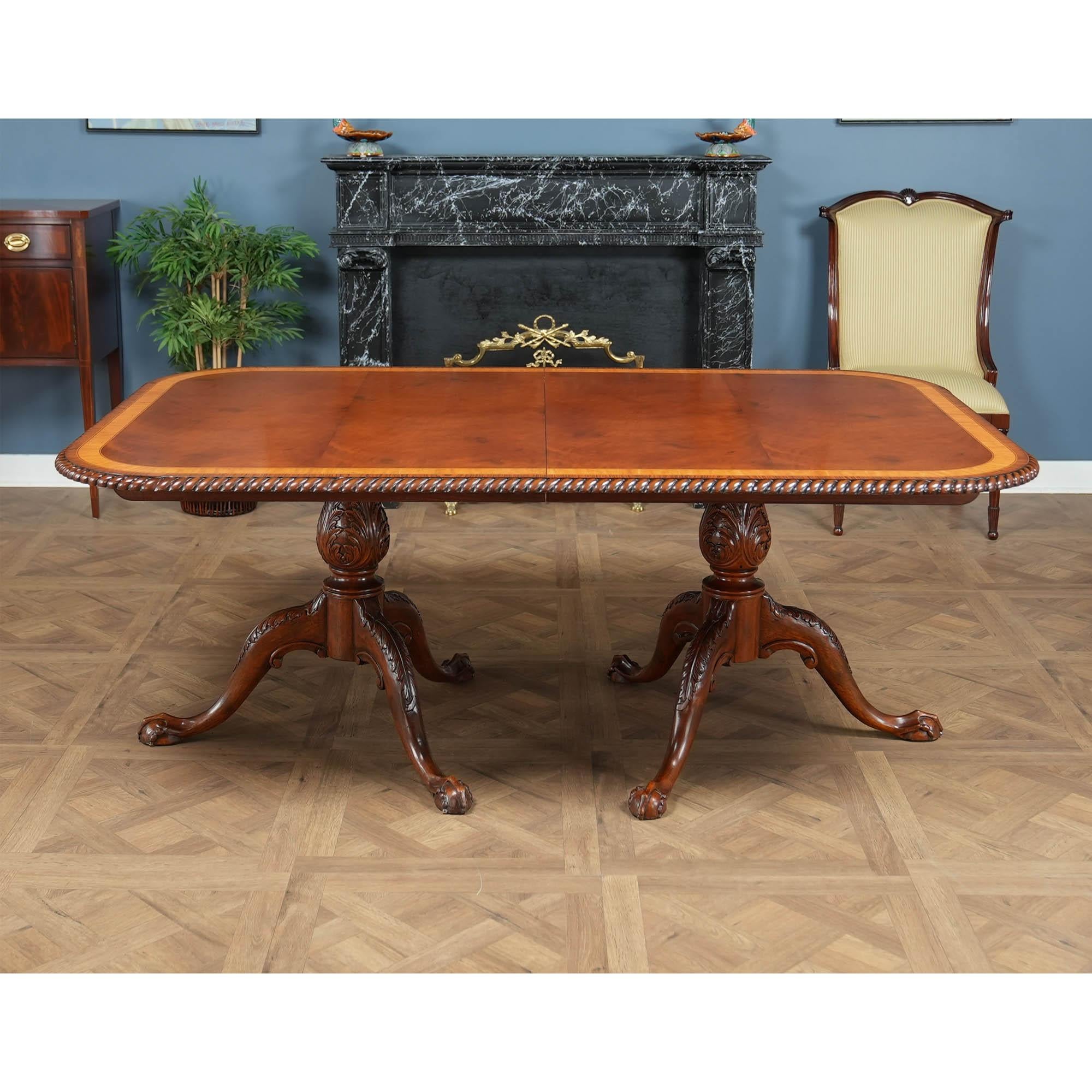 Late 20th Century NVIN0557 Vintage Furniture South Mahogany Dining Table For Sale