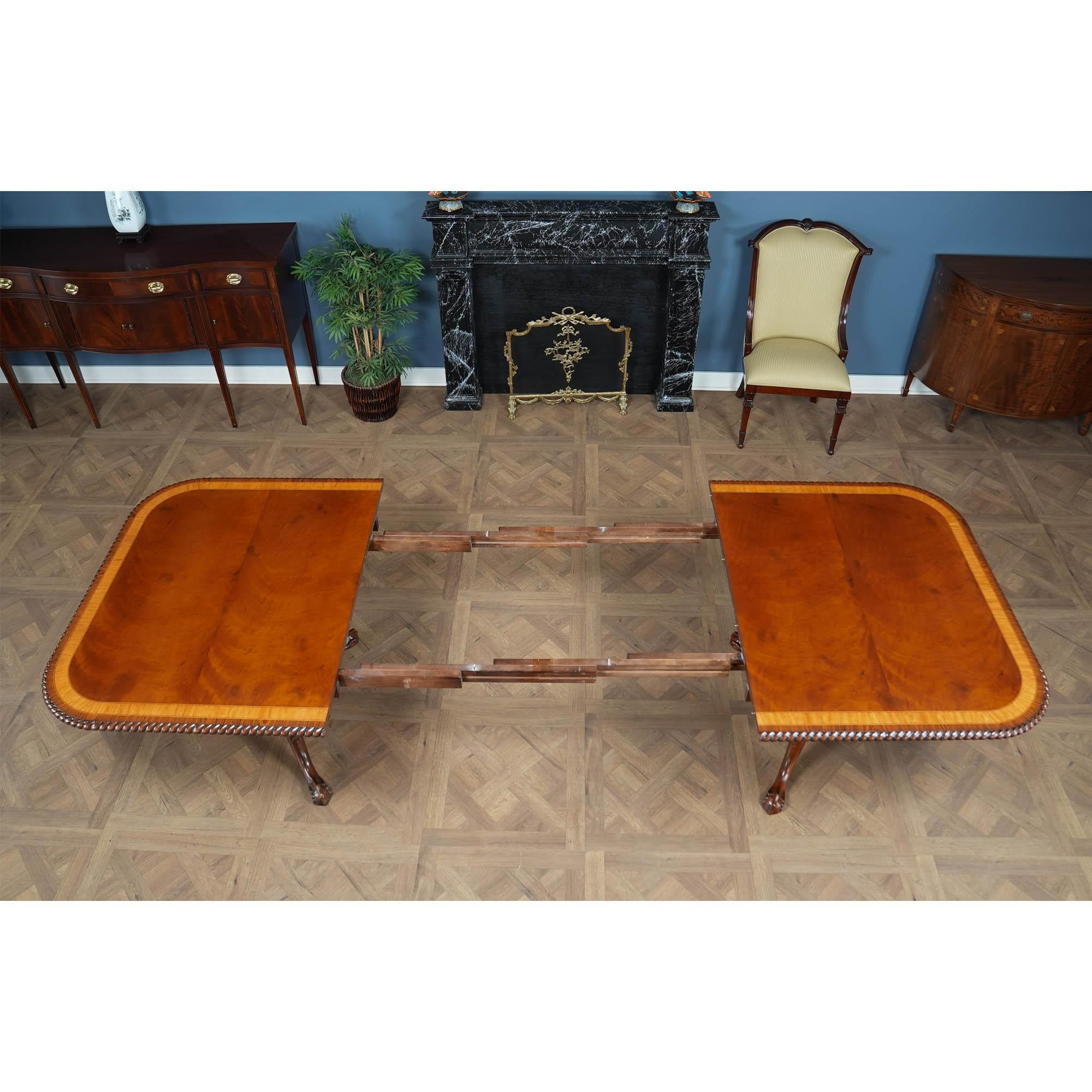 NVIN0557 Vintage Furniture South Mahogany Dining Table For Sale 3