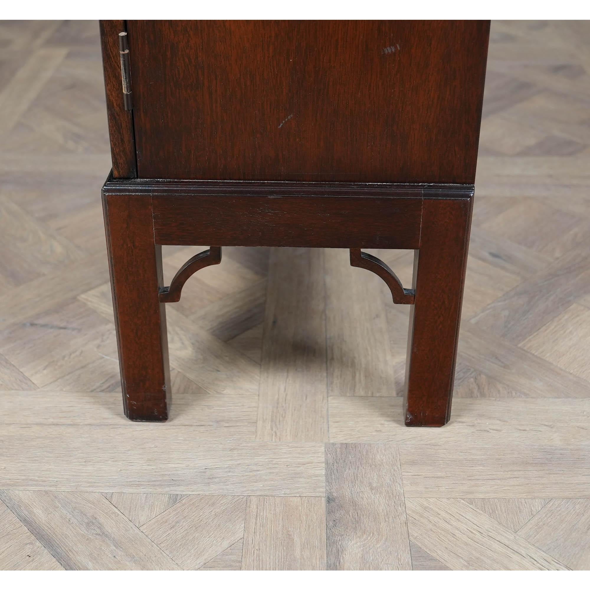 NVIN0568 Zweitürige Kommode aus Mahagoni im Vintage-Stil im Angebot 5