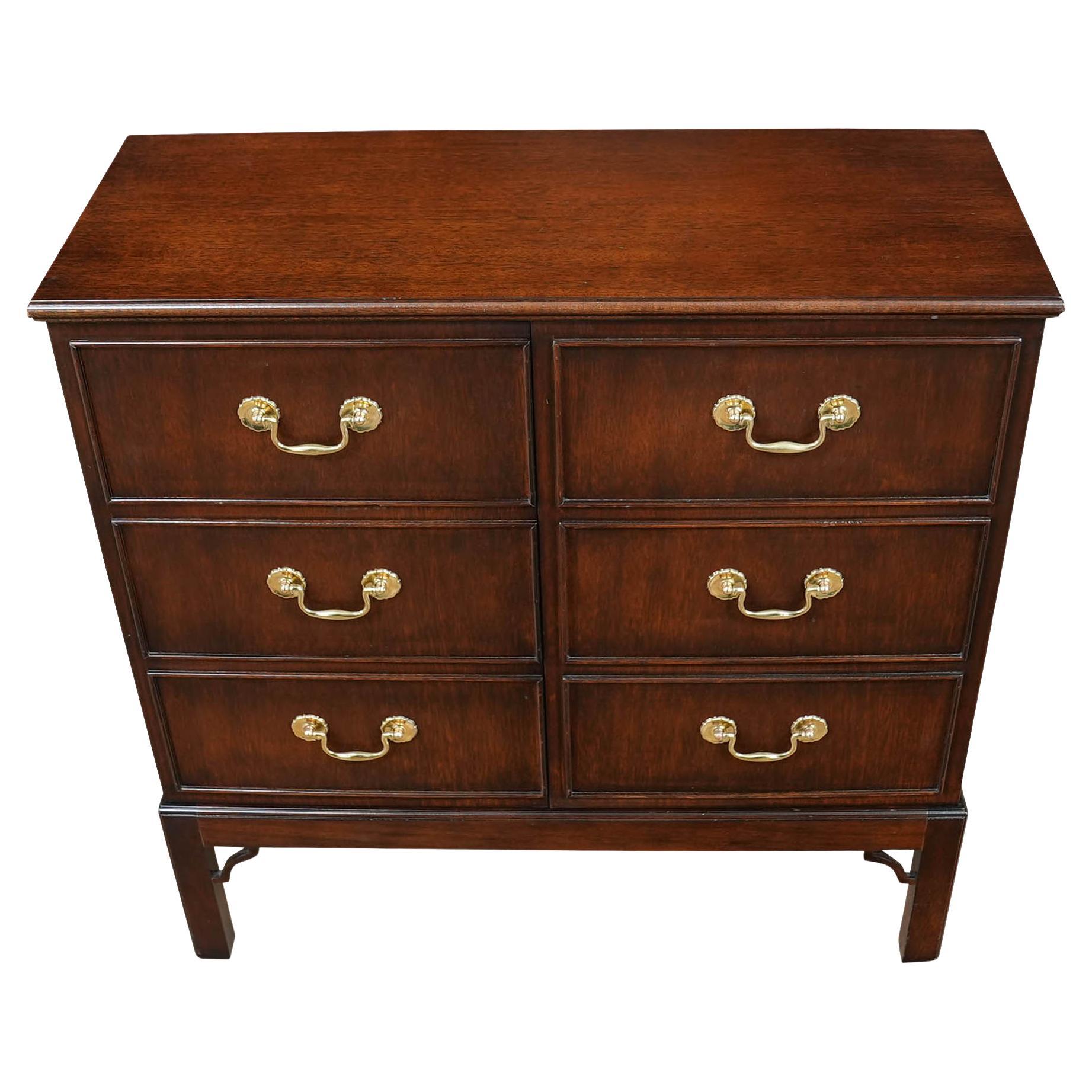 NVIN0568 Cassapanca a due ante in mogano vintage