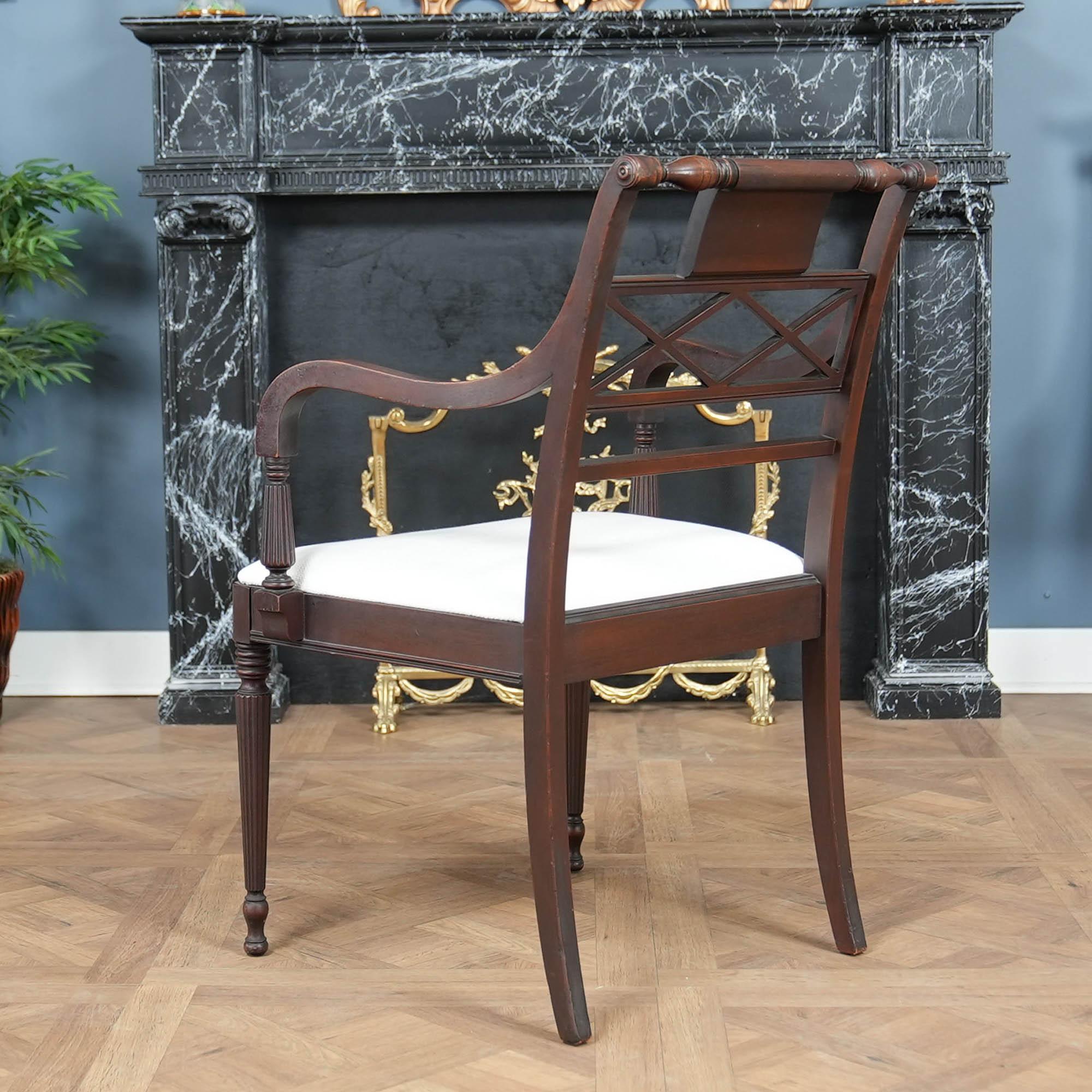 Acajou NVIN0571 Ensemble ancien de 6 chaises de style Feder en vente