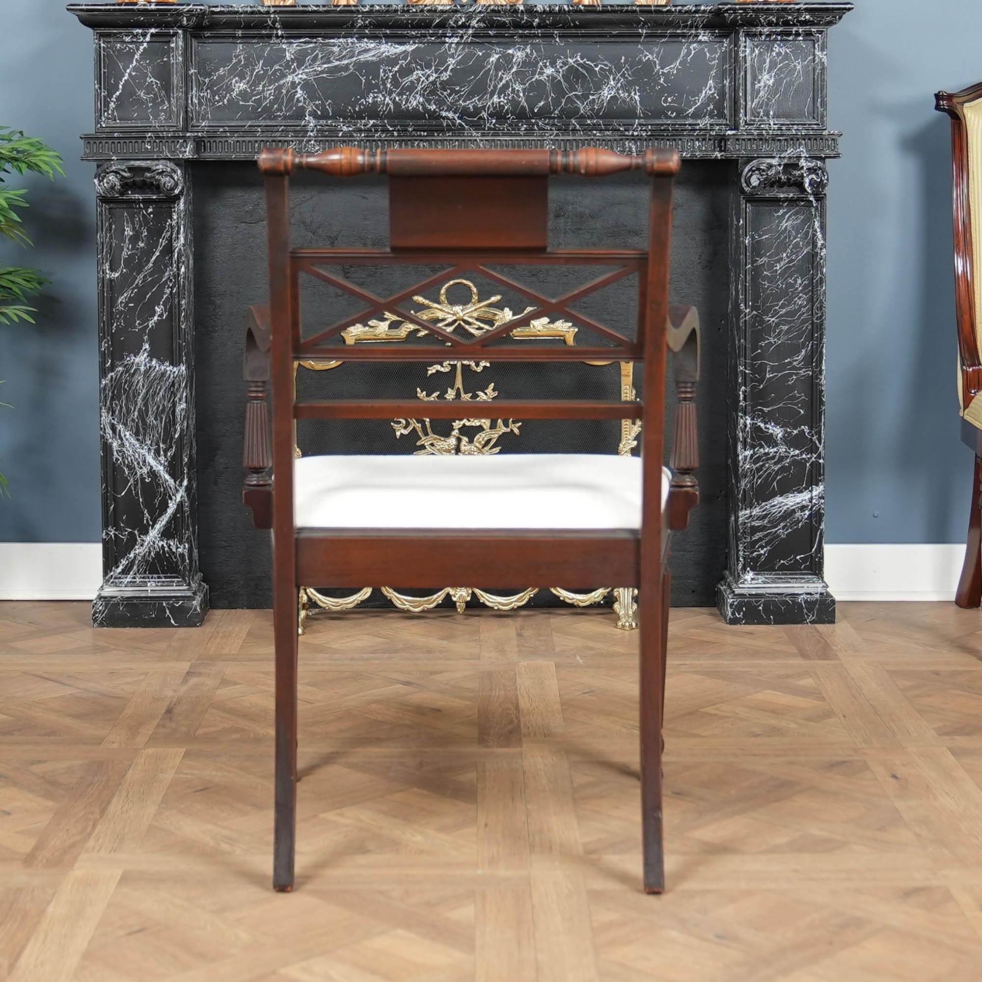 NVIN0571 Ensemble ancien de 6 chaises de style Feder en vente 1