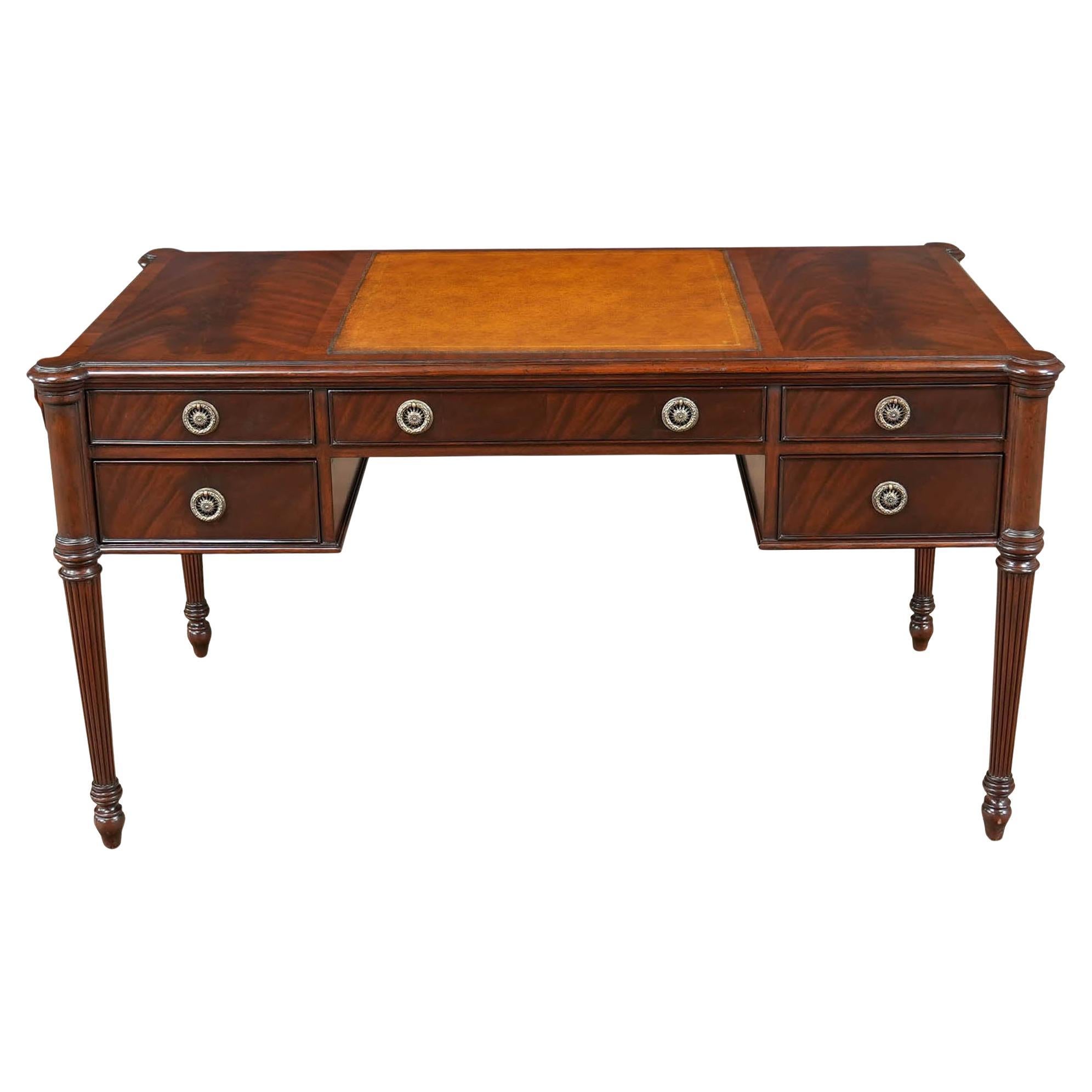 NVIN0576 Vintage Scarborough House Chefschreibtisch