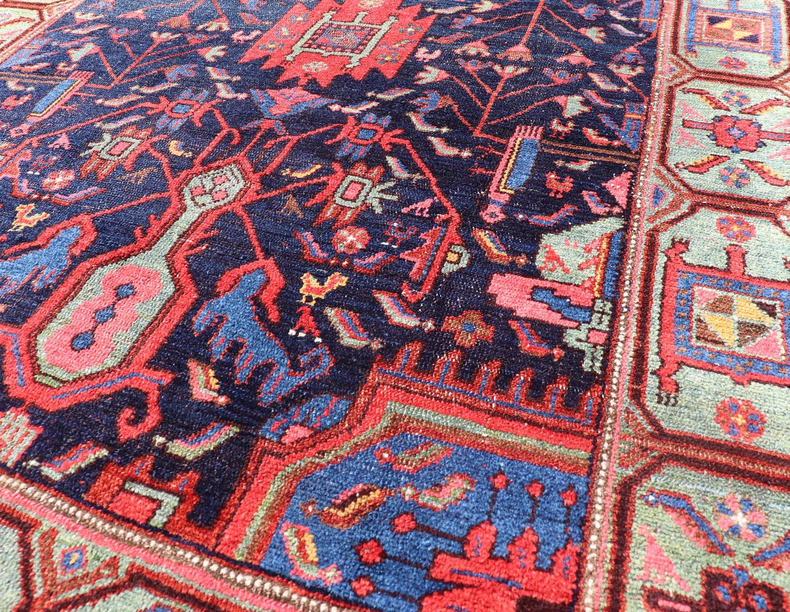 N.W. Persischer Teppich mit geometrischen Blumen in Rot, Elfenbein, Creme, Blau und Grün im Angebot 2