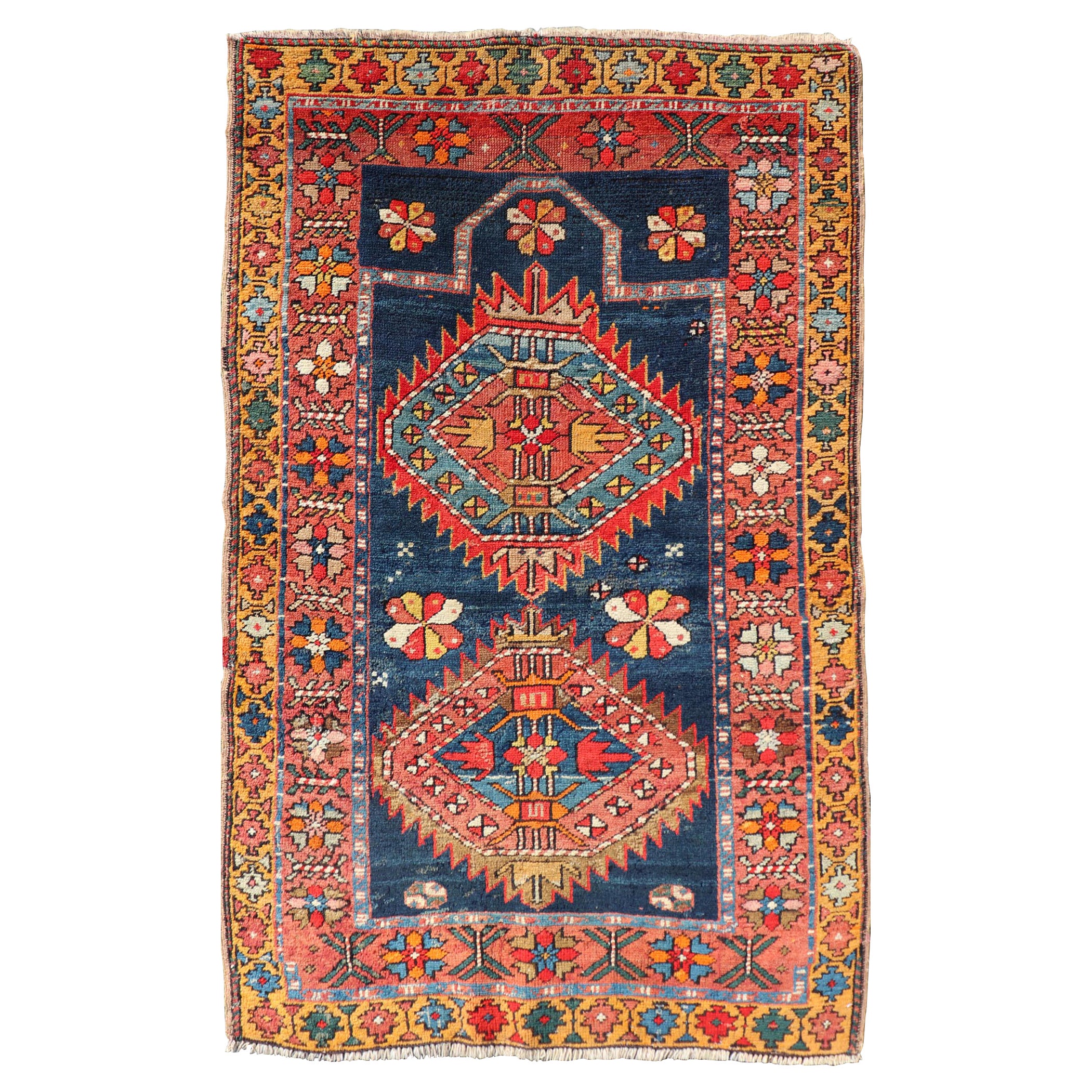 N.W. Tapis persan avec médaillon géométrique et fleurs 2'10" X4'6"