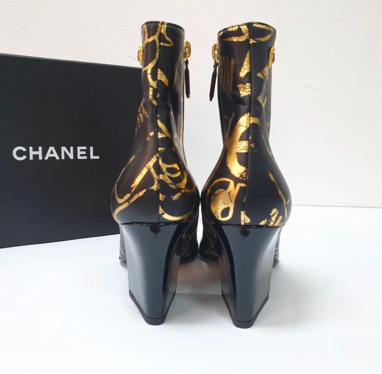 NWOB Chanel 2019 París-Nueva York Graffiti Botines Botines Sz.40.5 en venta 2