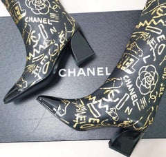 NWOB Chanel 2019 Paris-New York Graffiti Boots Sz. 41