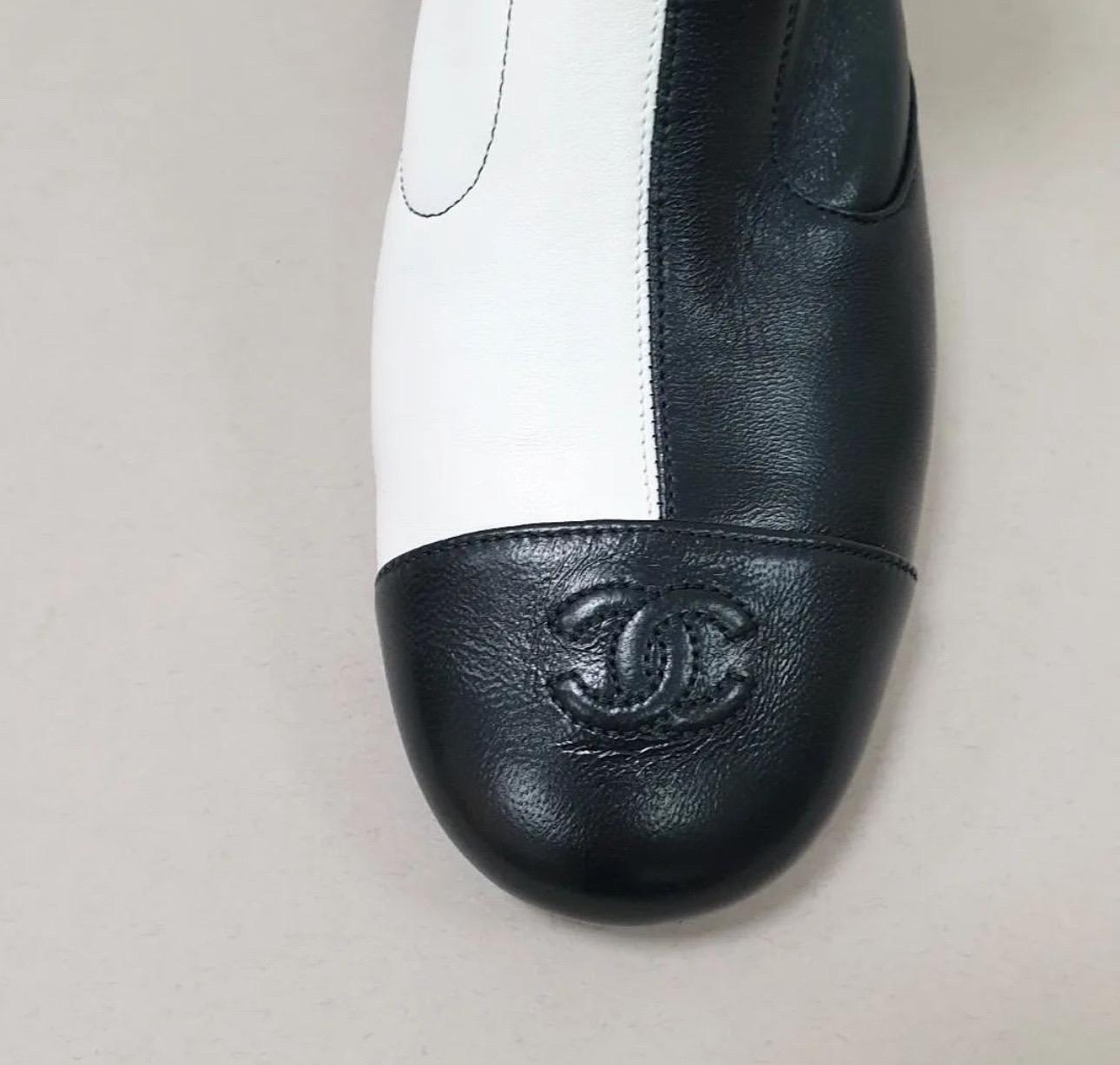 NWOB Chanel 2020 Interlocking CC Logo Stiefel  im Angebot 1