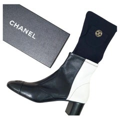 NWOB Chanel 2020 Interlocking CC Logo Boots 