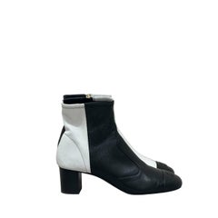 NWOB Chanel 20B Black & White Leather Ankle Boots - Sz 40.5