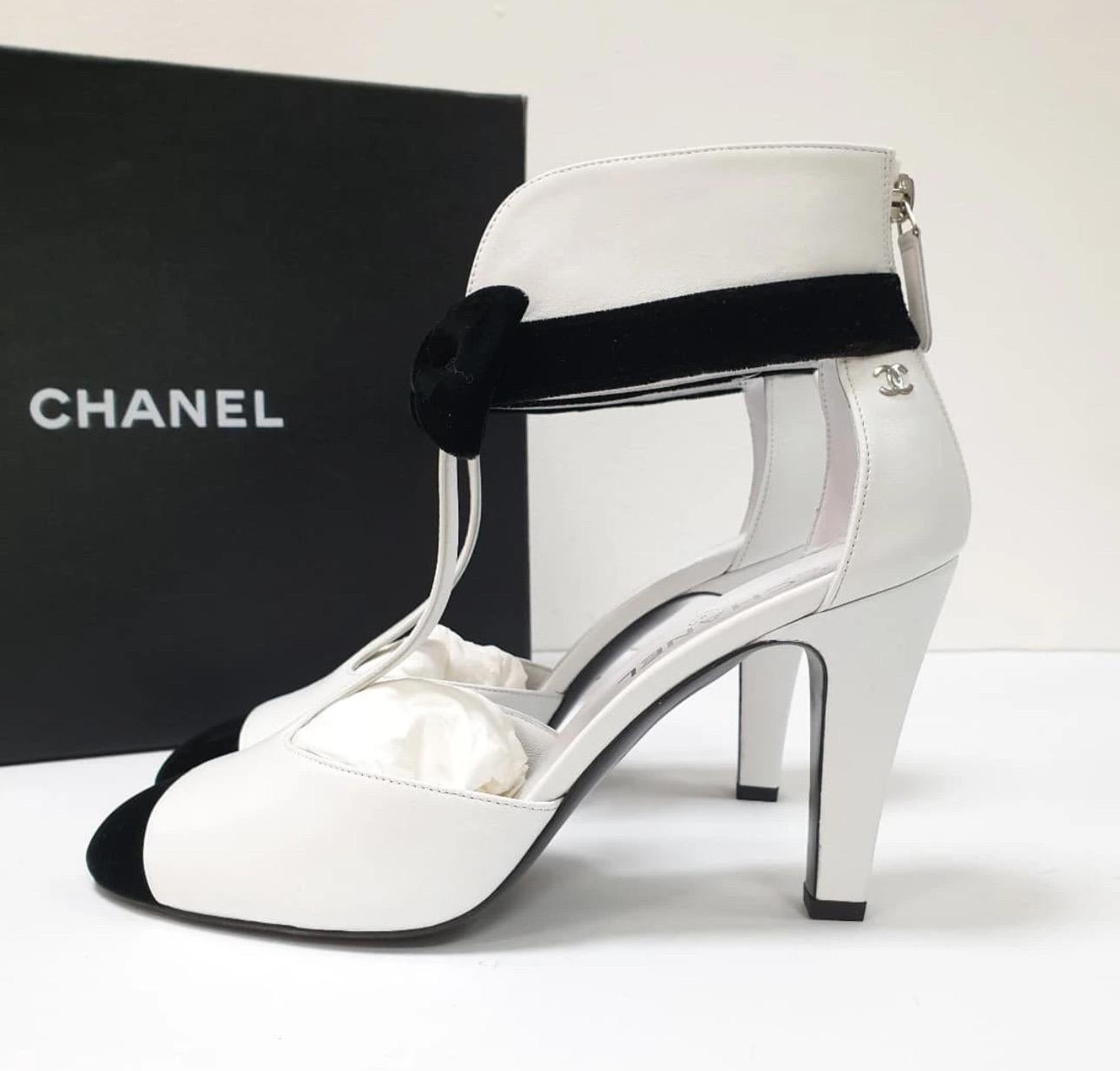 NWOB Chanel Schwarz Weiß Hochhackige Sandalen Sz.41 1