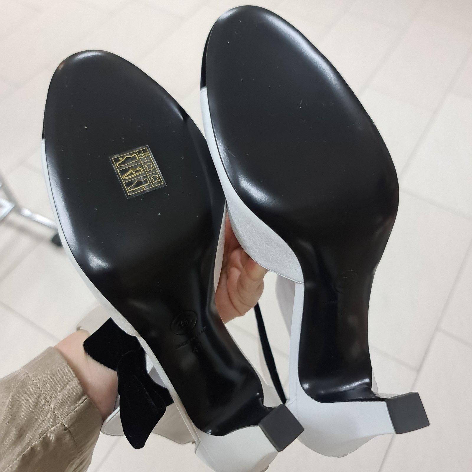 NWOB Chanel Schwarz Weiß Hochhackige Sandalen Sz.41 2