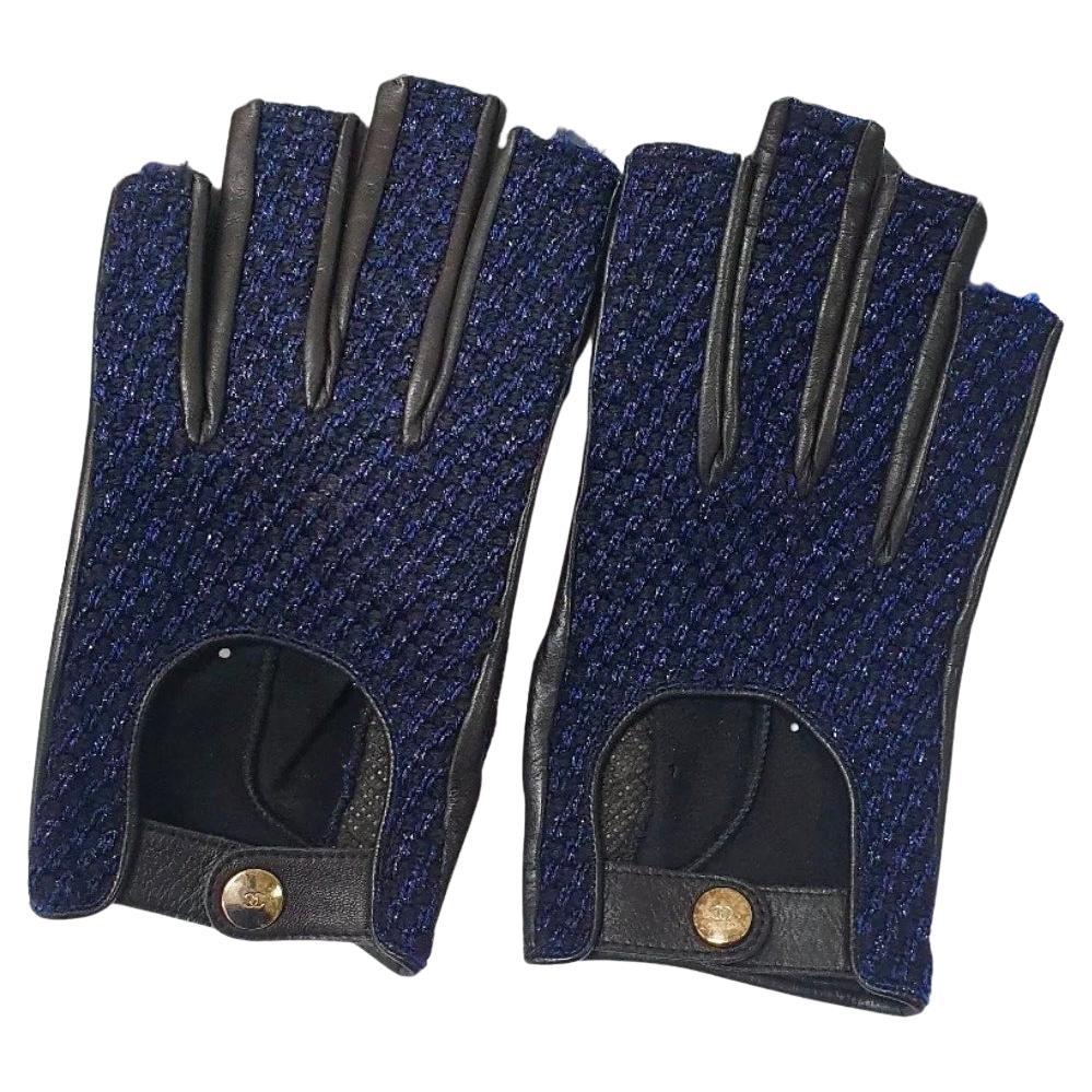 NWOB Guanti in pelle Chanel in tweed blu, misura 7,5 in vendita