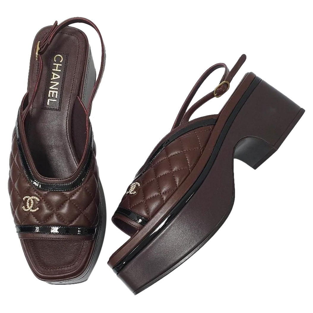 NWOB Chanel Burgundy Quilted Platform Slingback Sandals 40.5 For Sale