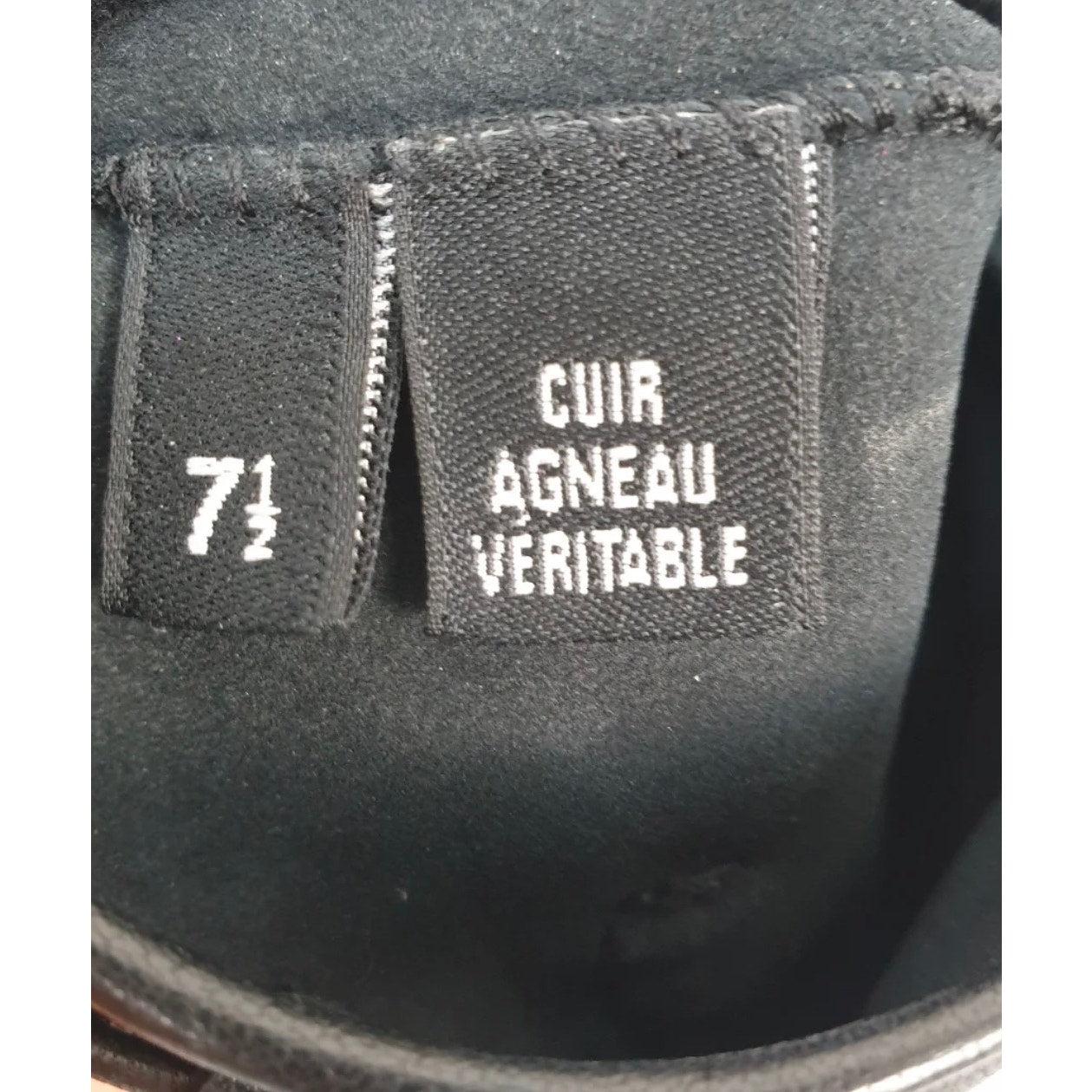 NWOB CHANEL Lammfell Schwarz CC Logo Bogen Fingerlose Handschuhe Fäustlinge  -7.5 im Angebot 2