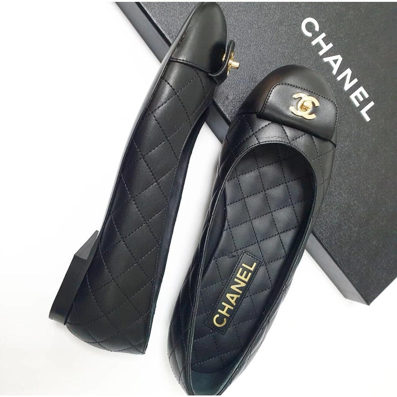 Chanel Schwarze Ballerinas 
nie getragen
Gerade anprobiert
Sz.37
Keine Box. Kein Staubbeutel
