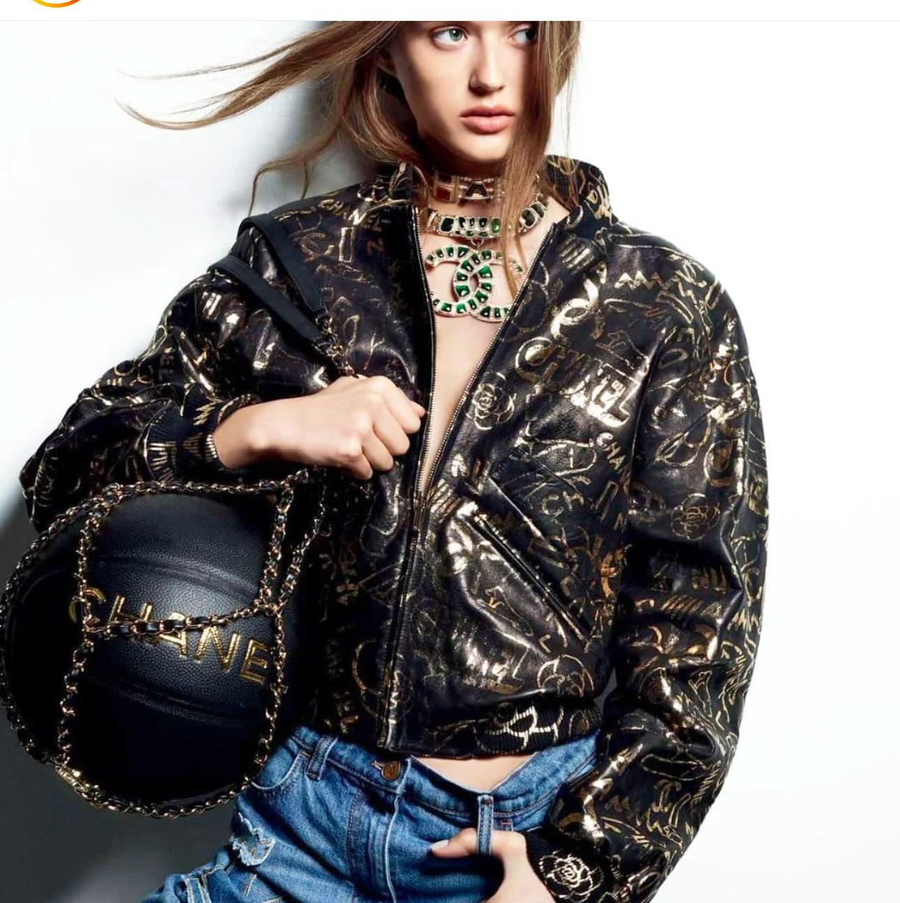 NWOT Chanel 2019 Grafiti Chaqueta de cuero Sz.42 Negro en venta
