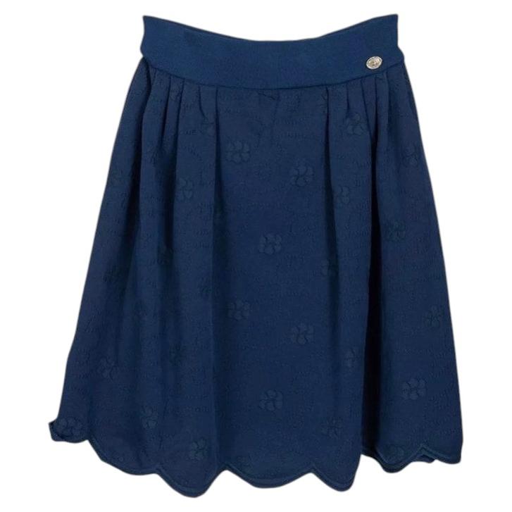Gonna Chanel in maglia blu testurizzata, circa 2023, modello aderente senza cerniera, taglia FR 36