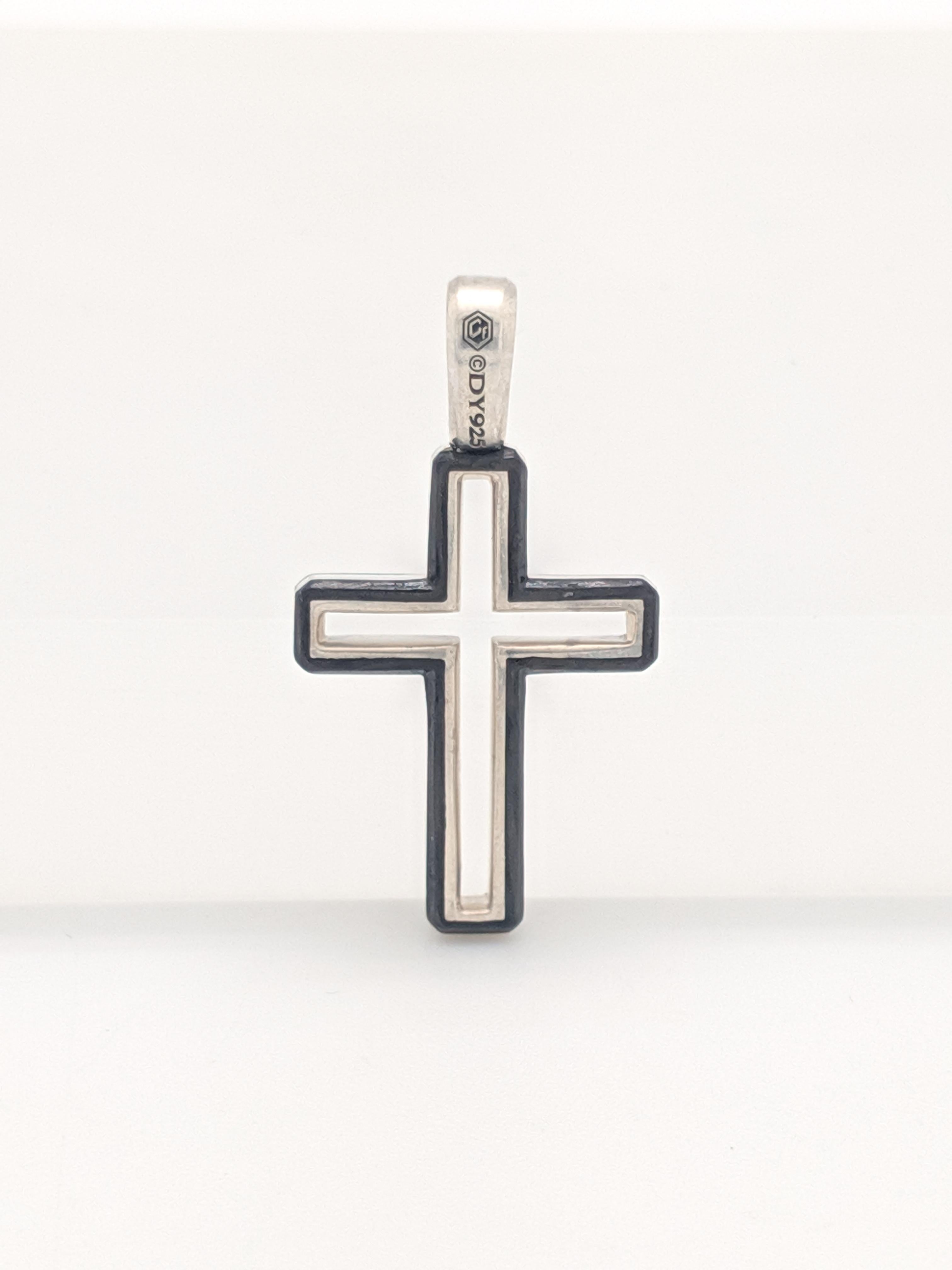 NWOT David Yurman 24mm Forged Carbon Cross Pendant
Retail $450
HJL:2019.ST

You are viewing an Authentic David Yurman Forged Carbon Cross Pendant from their Forged Carbon Collection.

Sterling silver
Forged Carbon
Pendant, 24mm

This David Yurman