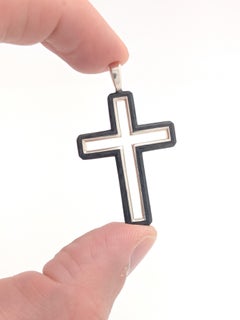 NWOT David Yurman Forged Carbon Cross Pendant