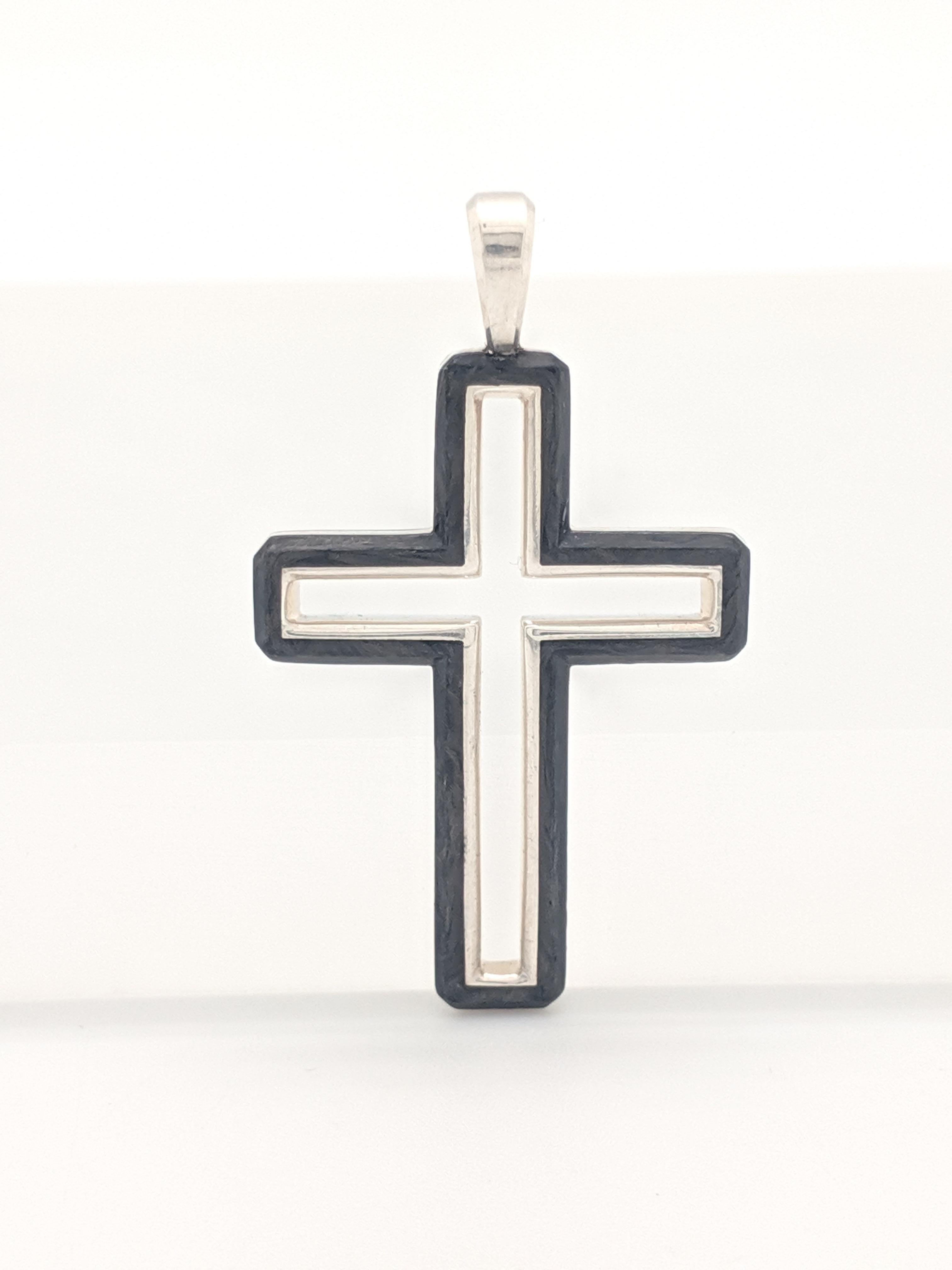 Contemporary NWOT David Yurman Forged Carbon Cross Pendant For Sale