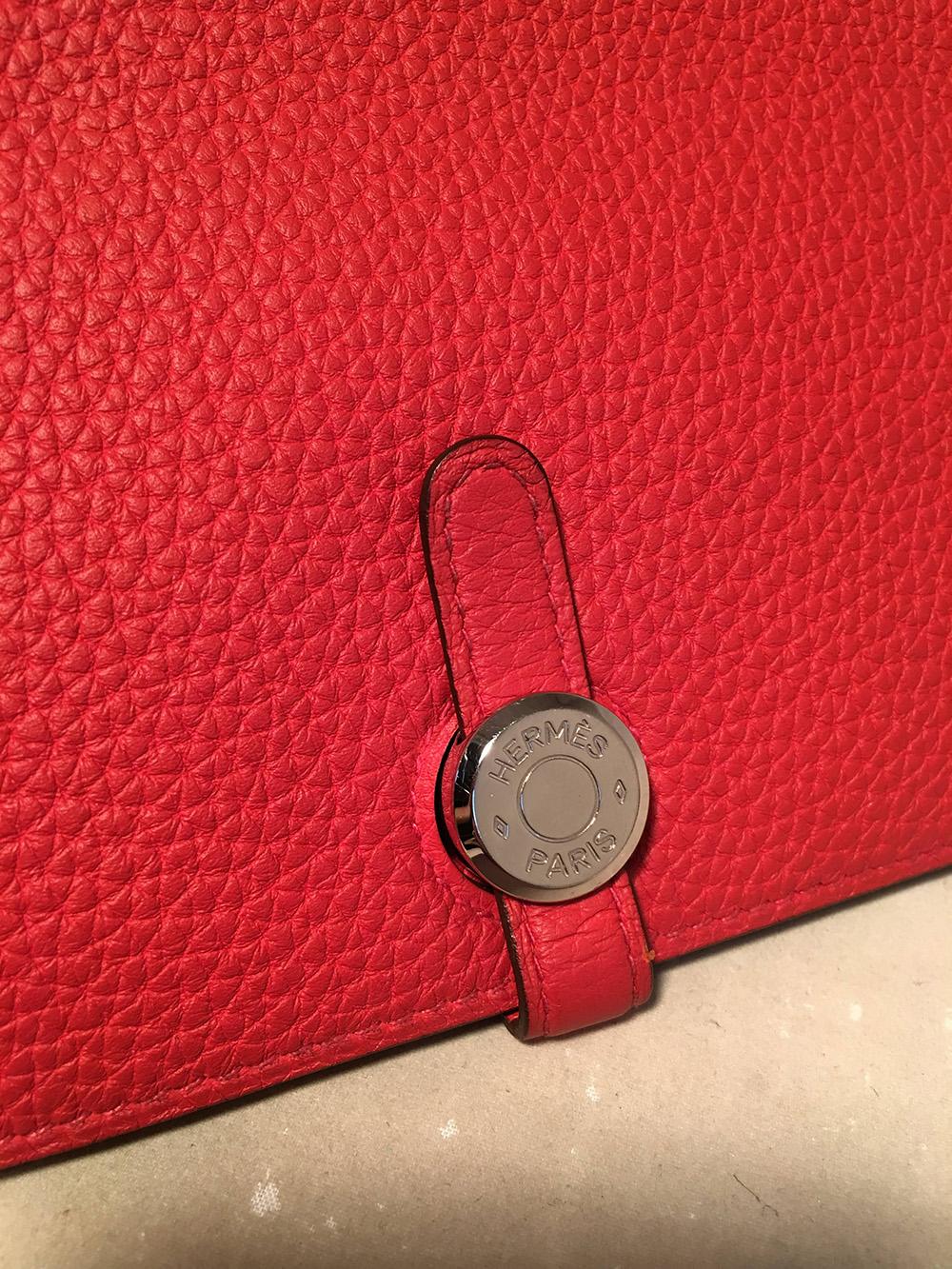 NWOT Hermes Red Togo Dogon Duo Wallet In New Condition In Philadelphia, PA