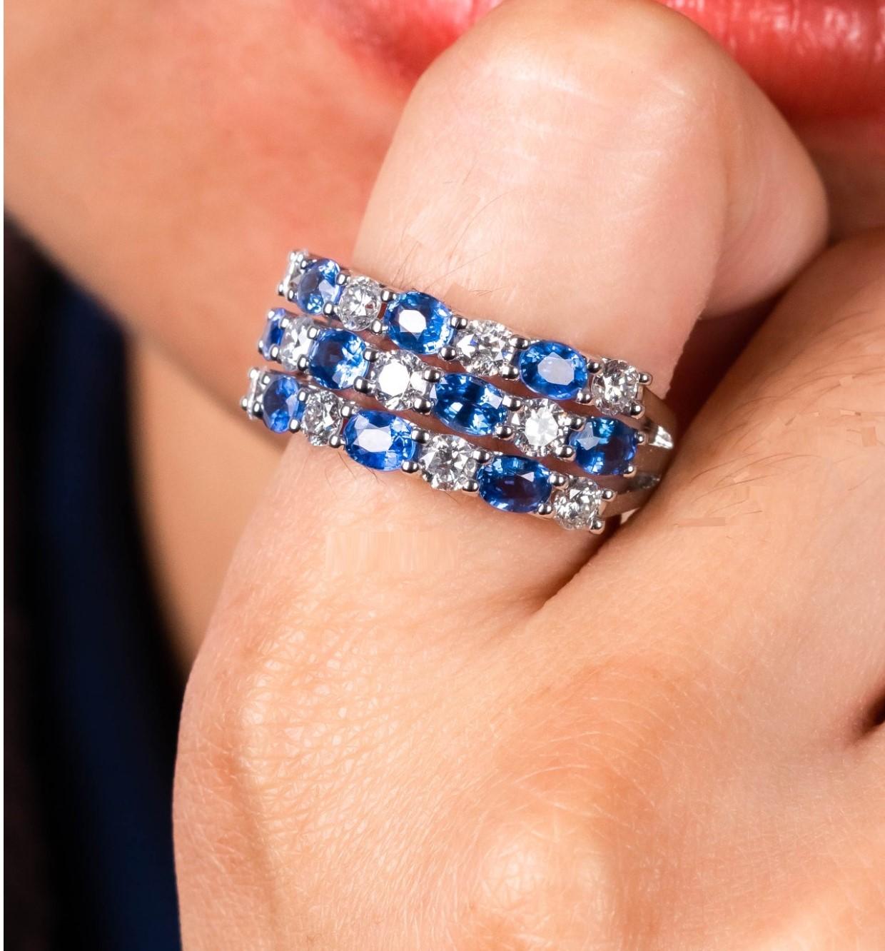 NWT $10, 500 Raro anillo de oro de 18 quilates de fantasía con zafiro azul y diamantes en triple fila Corte mixto en venta