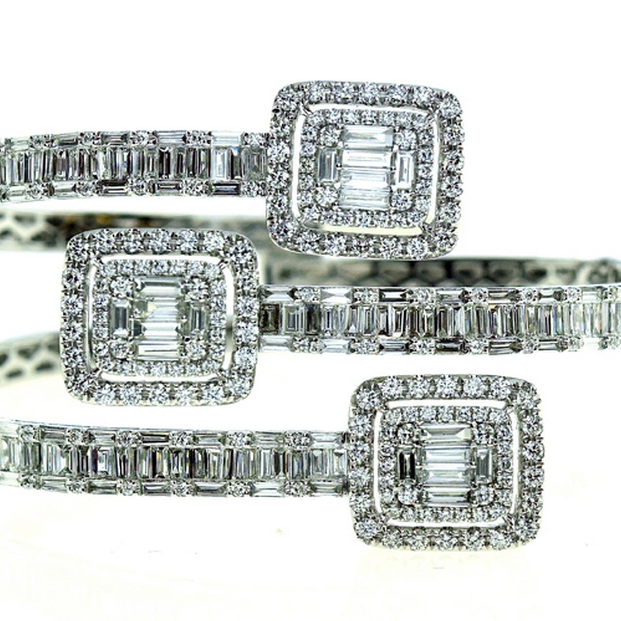 Mixed Cut NWT $101 000 18KT Gold Fancy Glittering Diamond Cuff Bracelet Bangle Cuff For Sale