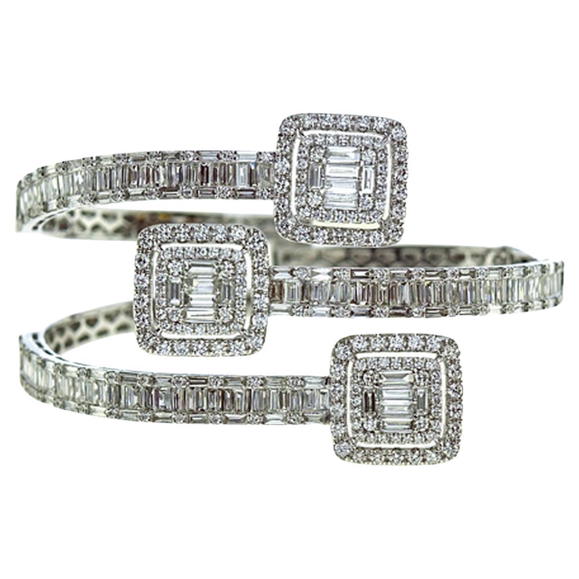 NWT $101 000 18KT Gold Fancy Glittering Diamond Cuff Bracelet Bangle Cuff For Sale