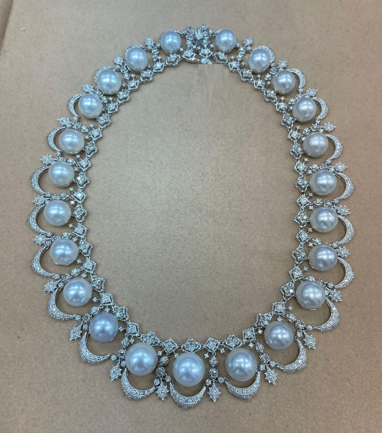 L'article suivant que nous vous proposons est ce Magnifique Rare Important Collier en or blanc 18KT et perles des mers du sud et diamants. Le collier est composé de superbes perles de mer du Sud de haute qualité et de grande taille qui offrent une