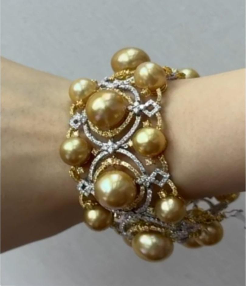 Mixed Cut NWT 105, 000 Gorgeous 18KT Gold South Sea Pearl Fancy Yellow Diamond Bracelet For Sale