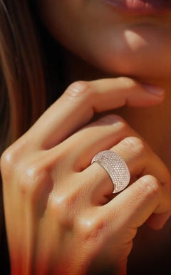 NWT $11, 000 Rare 18KT Gold Magnificent Fancy Diamond Ring Band