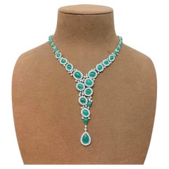 NWT $110, 000 Oro 18KT Importante Esmeralda Cabujón Gota Collar de Diamantes