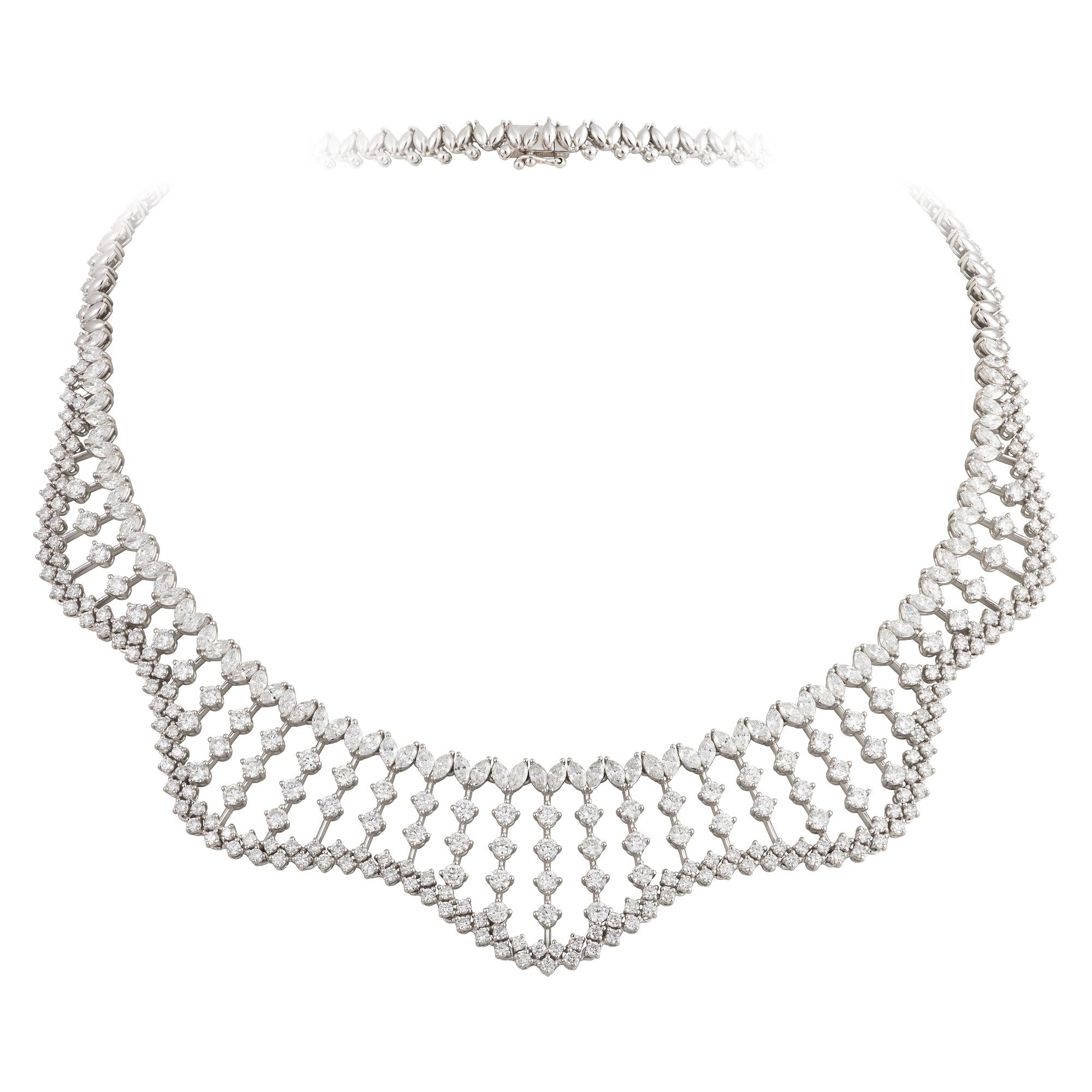NWT $112, 500 Gorgeous 18KT Gold 20CT Fancy Diamond Bib Necklace Approx 20CTS Corte mixto en venta
