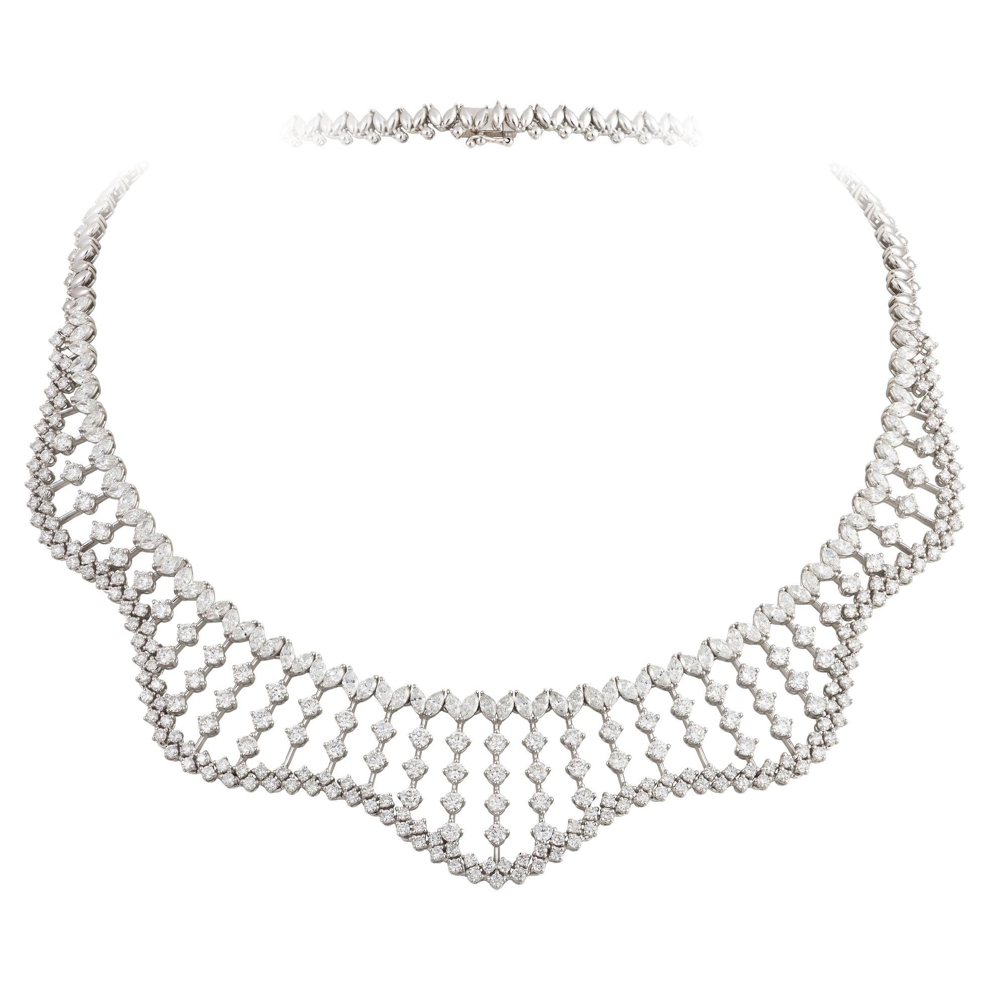 NWT $112, 500 Splendida collana con pettorina in oro 18KT e diamanti fantasia 20CTS circa