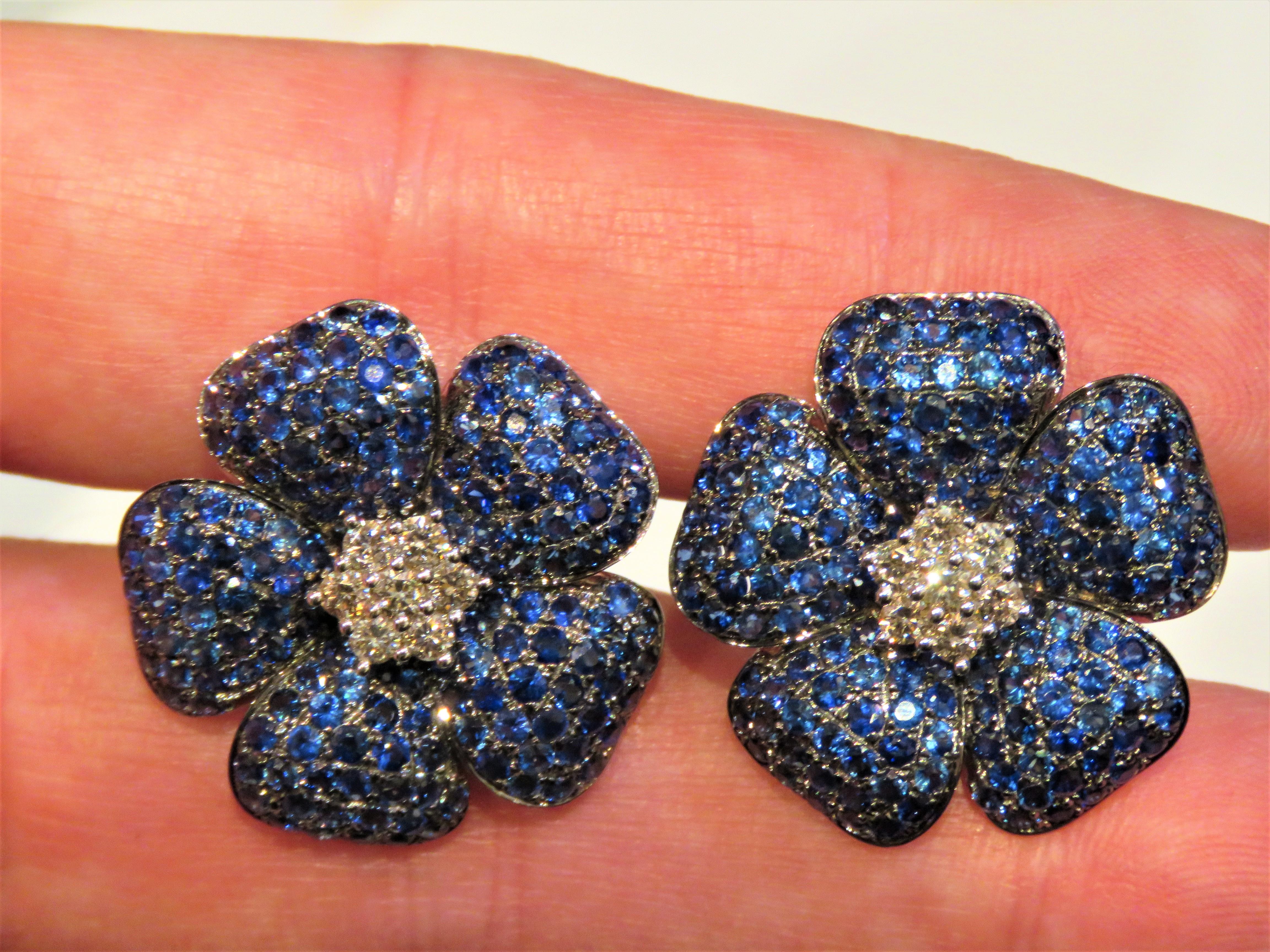 Women's NWT $11, 409 18kt Gorgeous Fancy 8.50ct Blue Sapphire Flower Diamond Earrings For Sale
