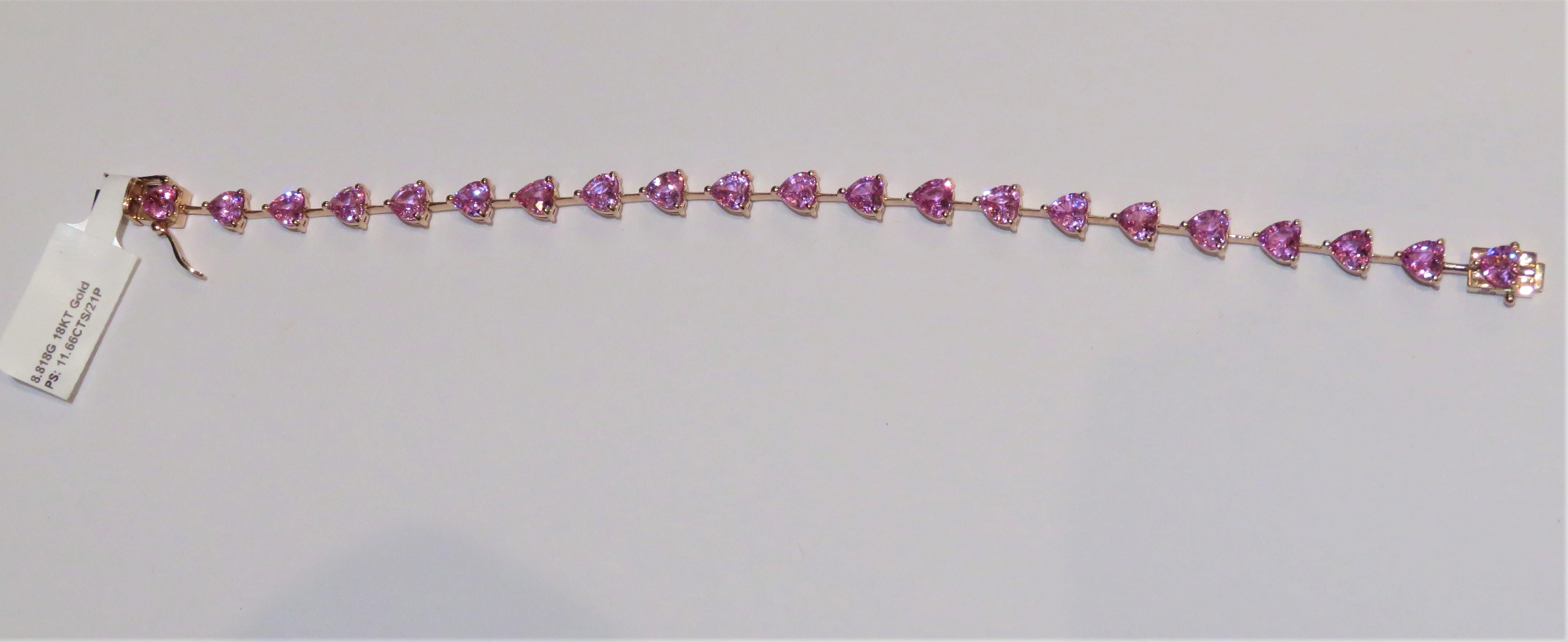 Taille cœur NWT $11, 500 18KT Fancy Glittering Fancy Heart Pink Sapphire Tennis Bracelet en vente