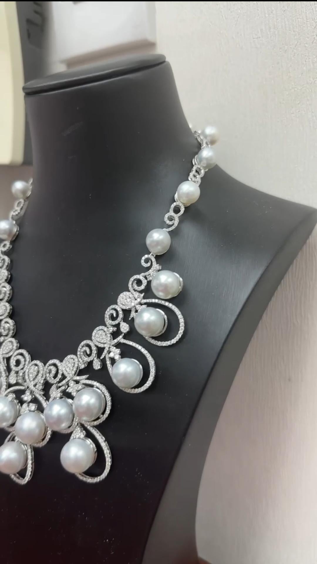 Mixed Cut NWT $118, 000 18KT Gold Magnificent South Sea Pearl Fancy Diamond Drape Necklace For Sale