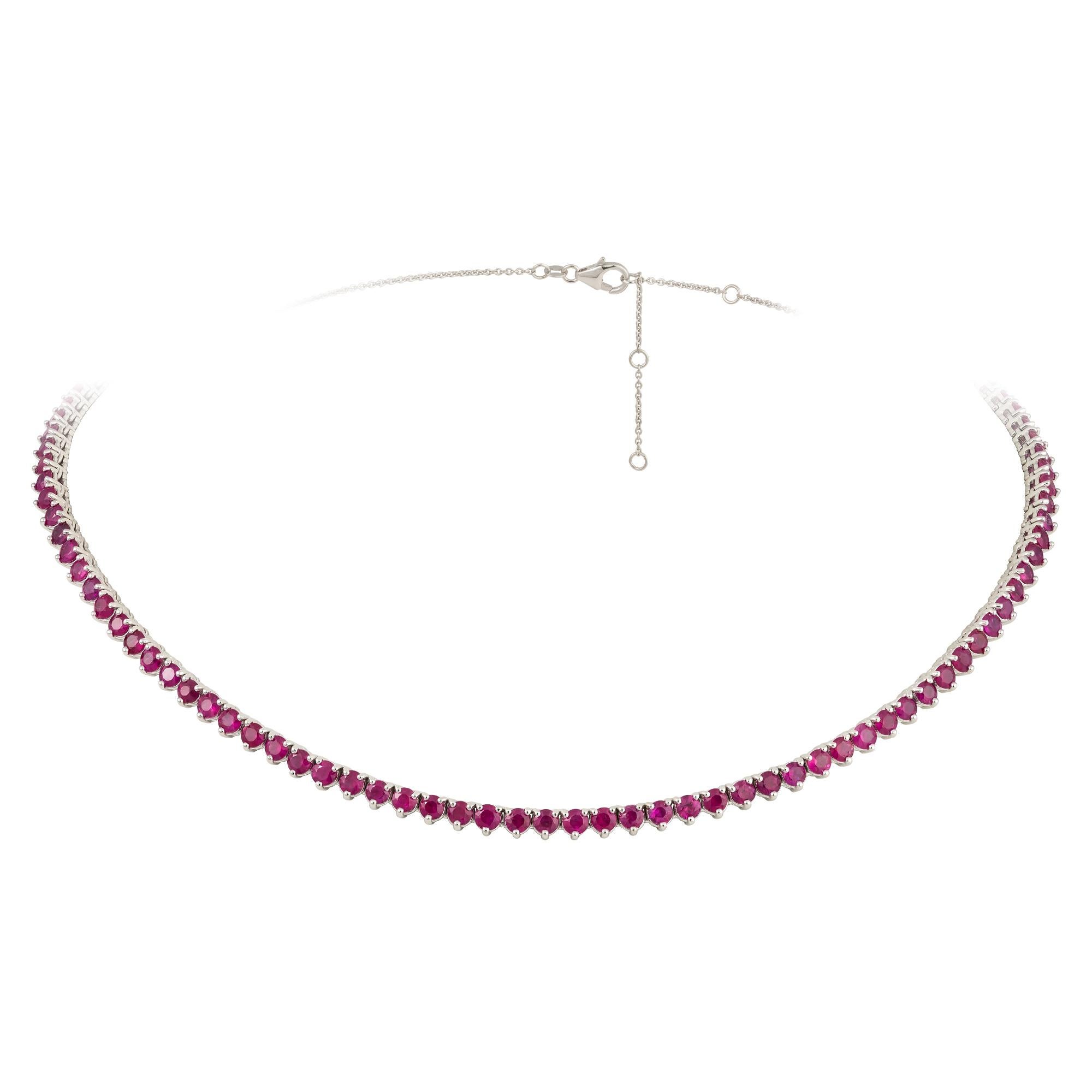 Rare collier Riviera d'émeraudes en or blanc 18KT. Le collier est composé de rubis magnifiques finement sertis !!! Les rubis sont d'une qualité exquise et fine. A.C.C. plus de 10.50CTS !!! Ce magnifique collier est une pièce d'échantillonnage et est