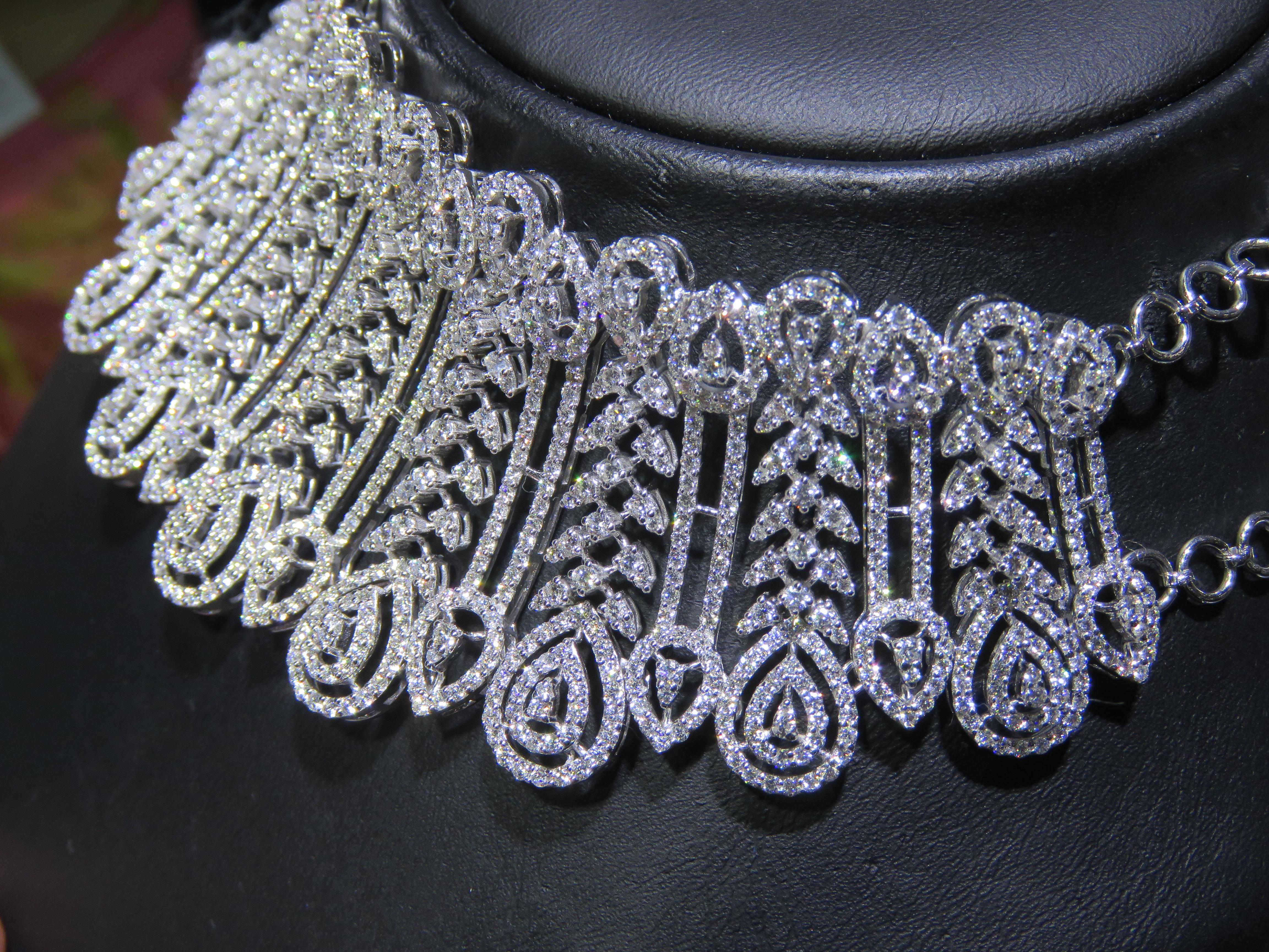 Mixed Cut NWT $120, 000 Important 18KT Gold 24CT Gorgeous Diamond Floral Choker Necklace For Sale