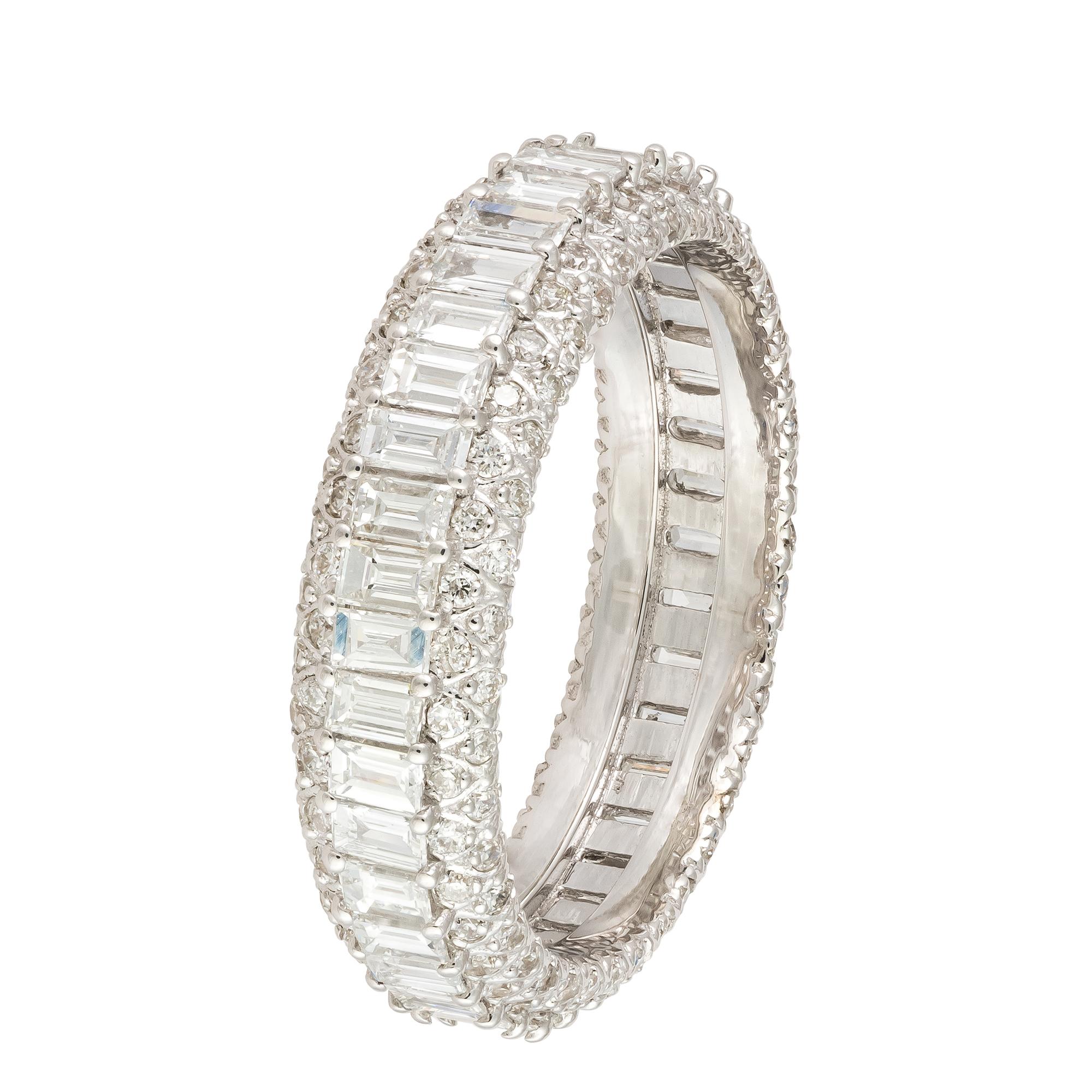 NWT $12, 000 18KT Fancy Large Glittering Fancy Baguette Diamond Band Ring For Sale