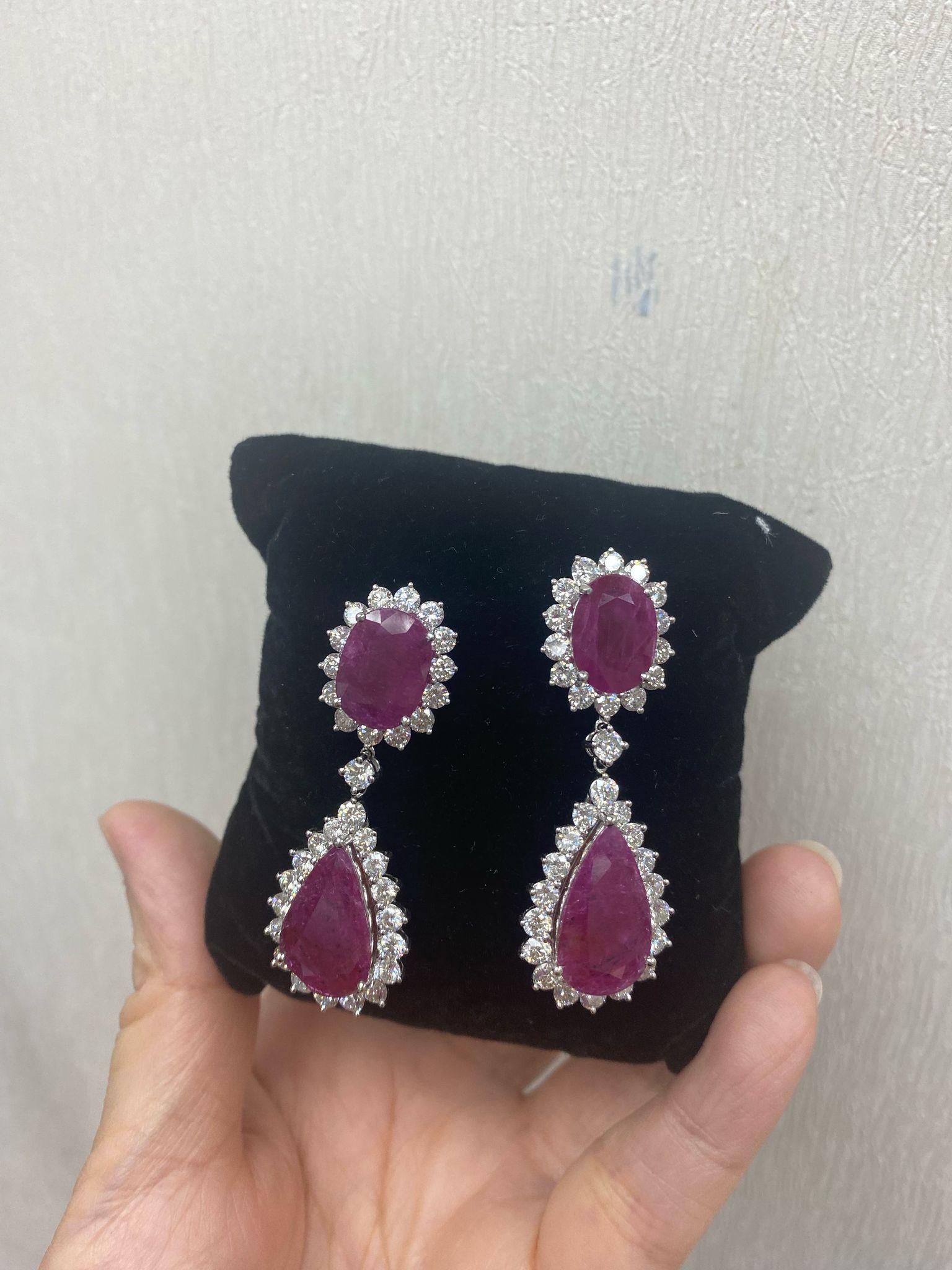NWT $125, 000 18KT Fancy Glittering 13CT Red Ruby Diamond Drop Earrings Corte mixto en venta