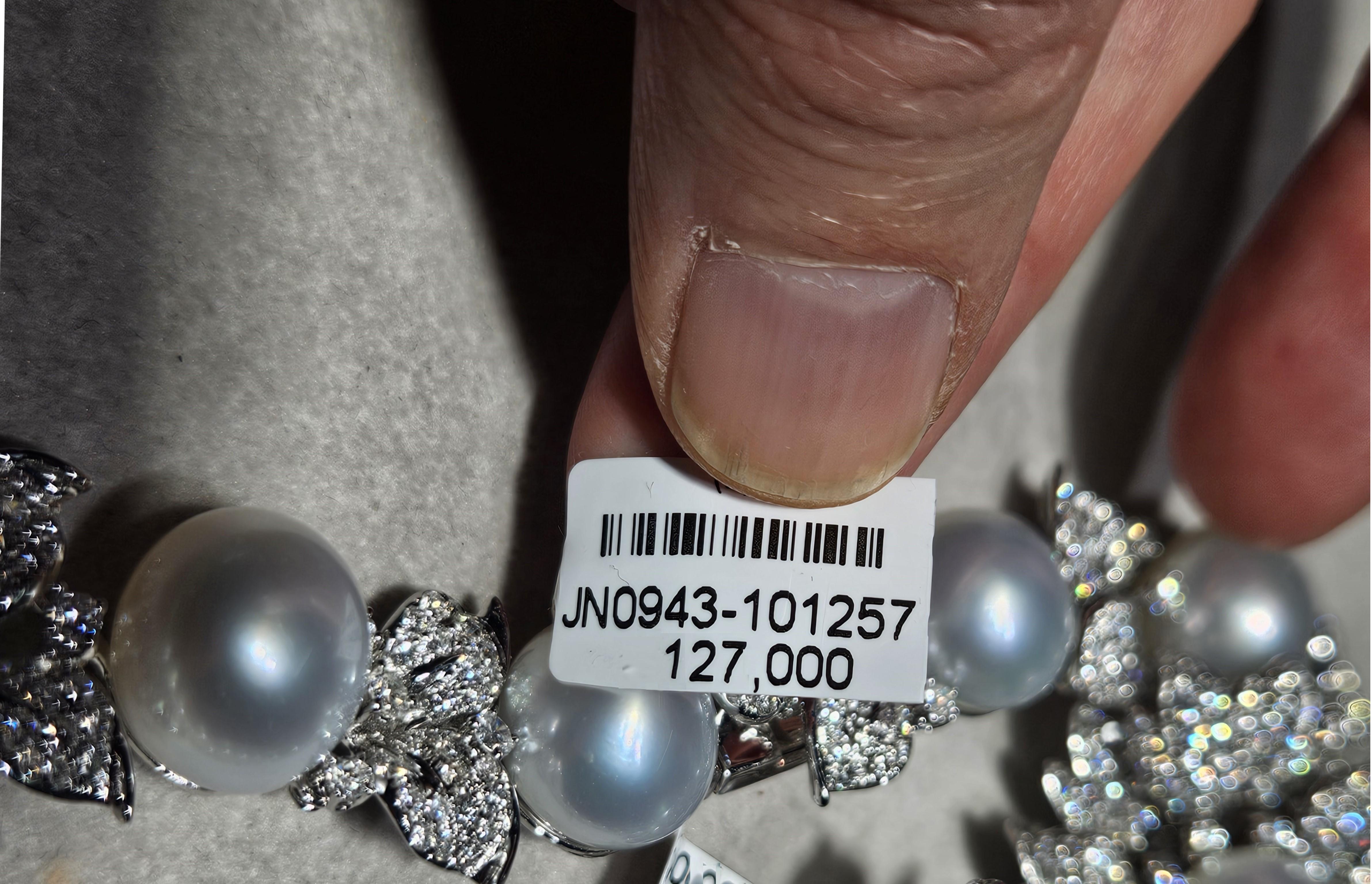 Taille ronde NWT $127, 000 Important Collier en or 18KT avec perles des mers du sud et diamants en vente