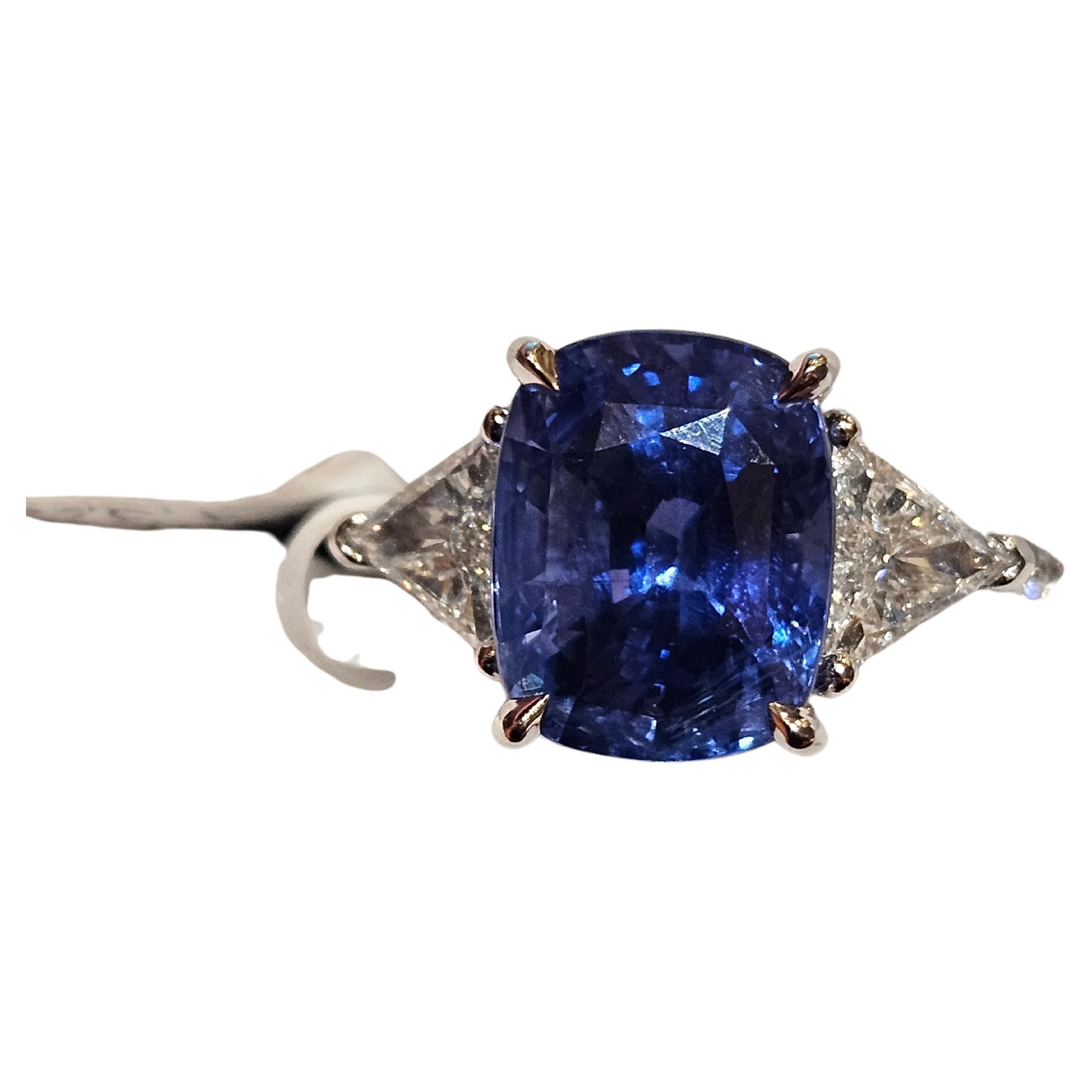 NWT $132, 200 18KT Gold Gorgeous Natural Large Ceylon Blue Sapphire Diamond Ring